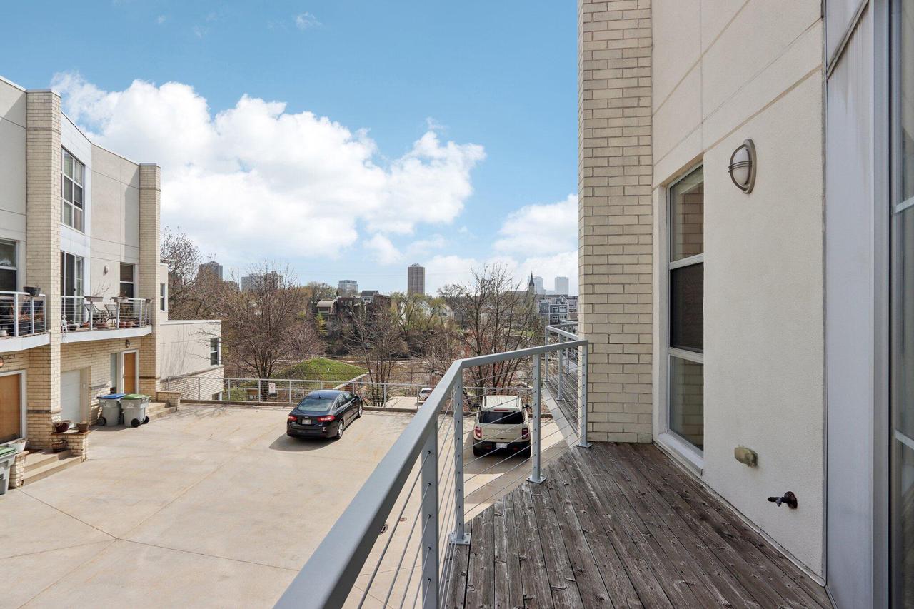 2118 North Commerce STREET