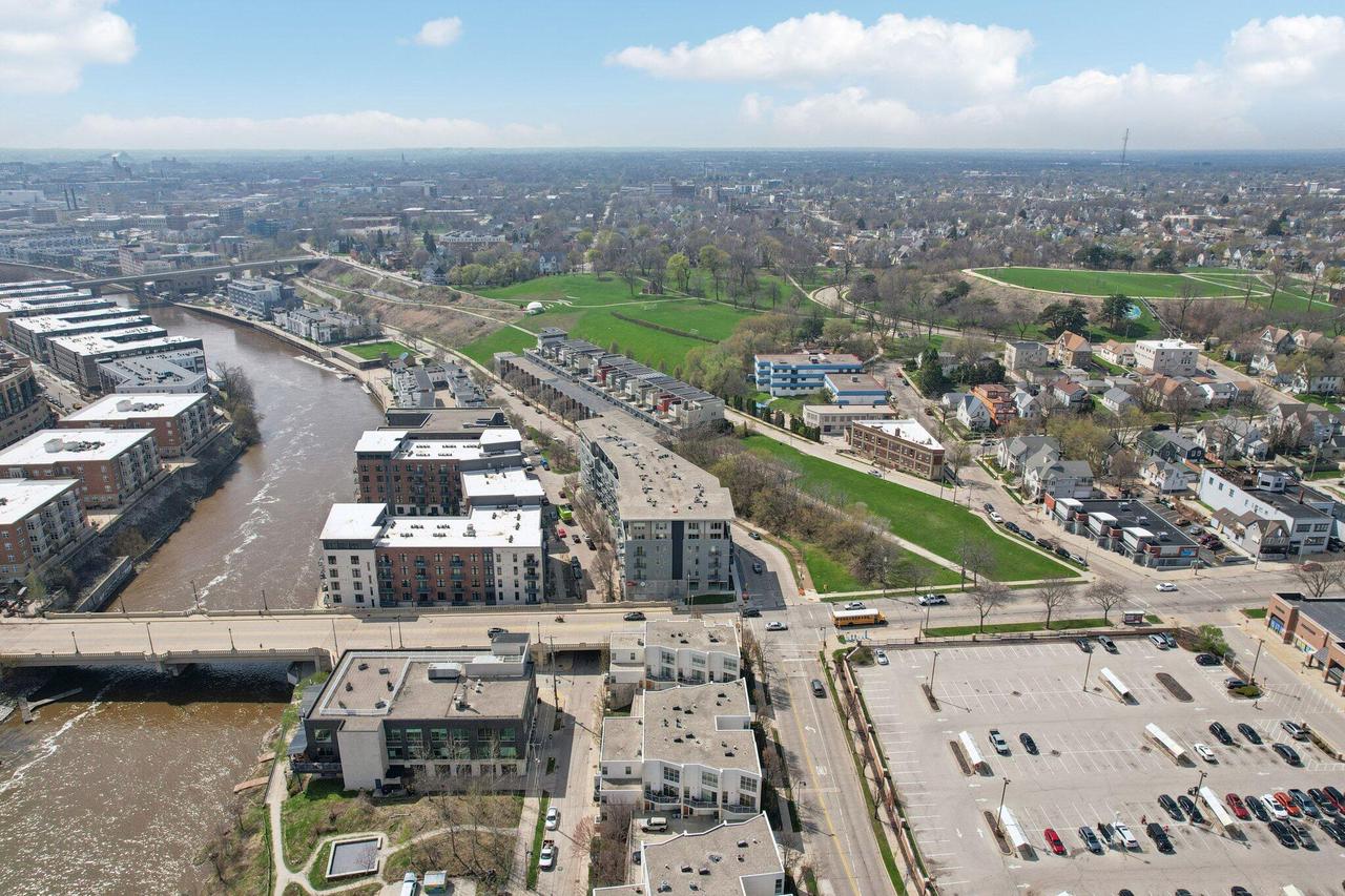 2118 North Commerce STREET