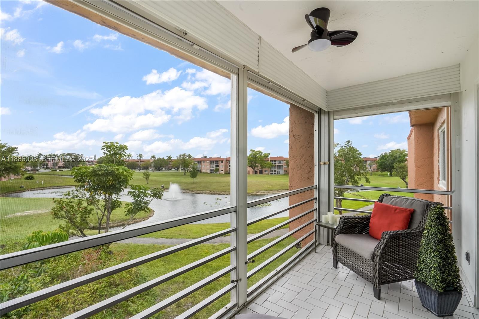 9841 Sunrise Lakes Boulevard Unit: 307