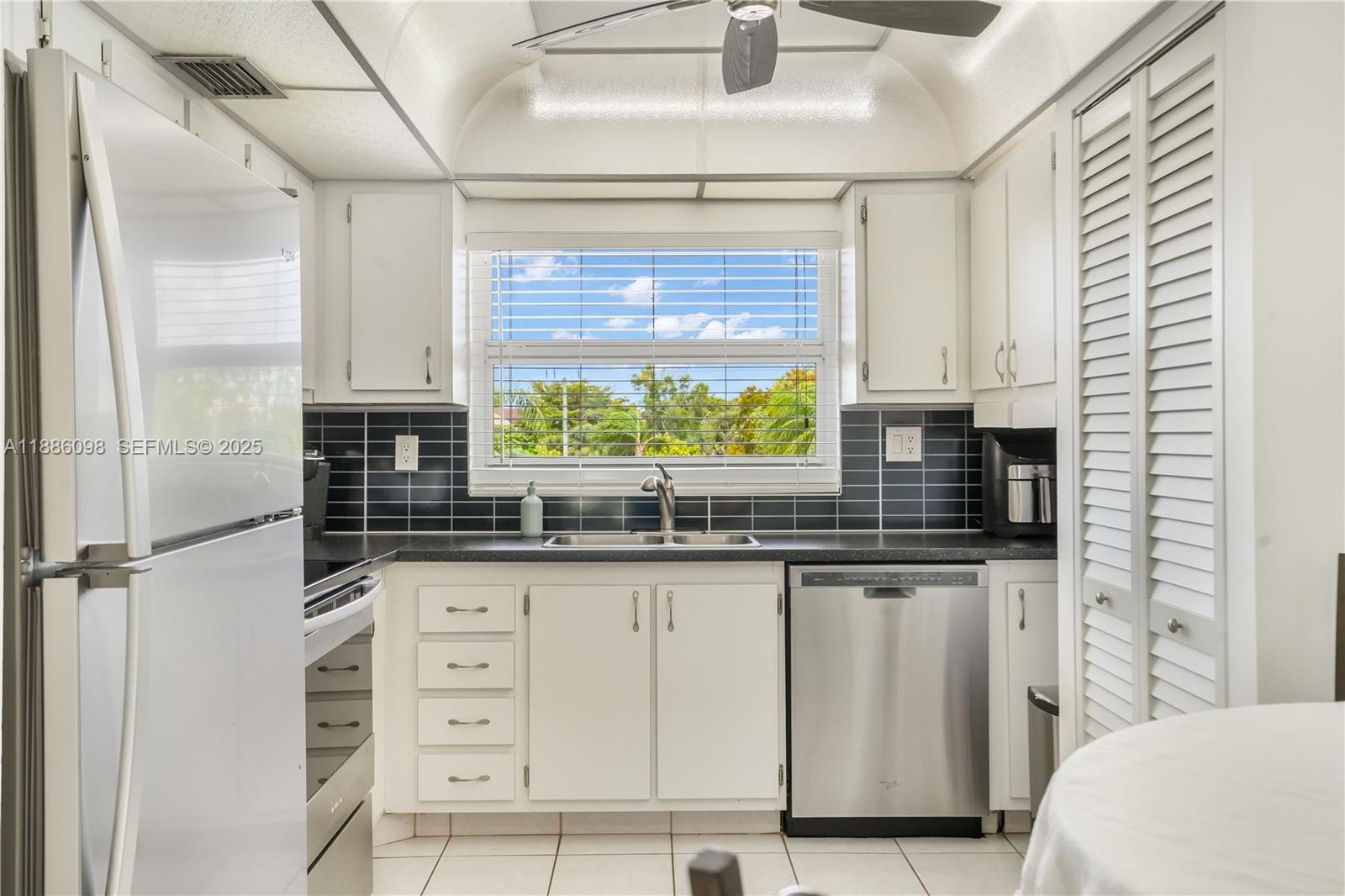 9841 Sunrise Lakes Boulevard Unit: 307