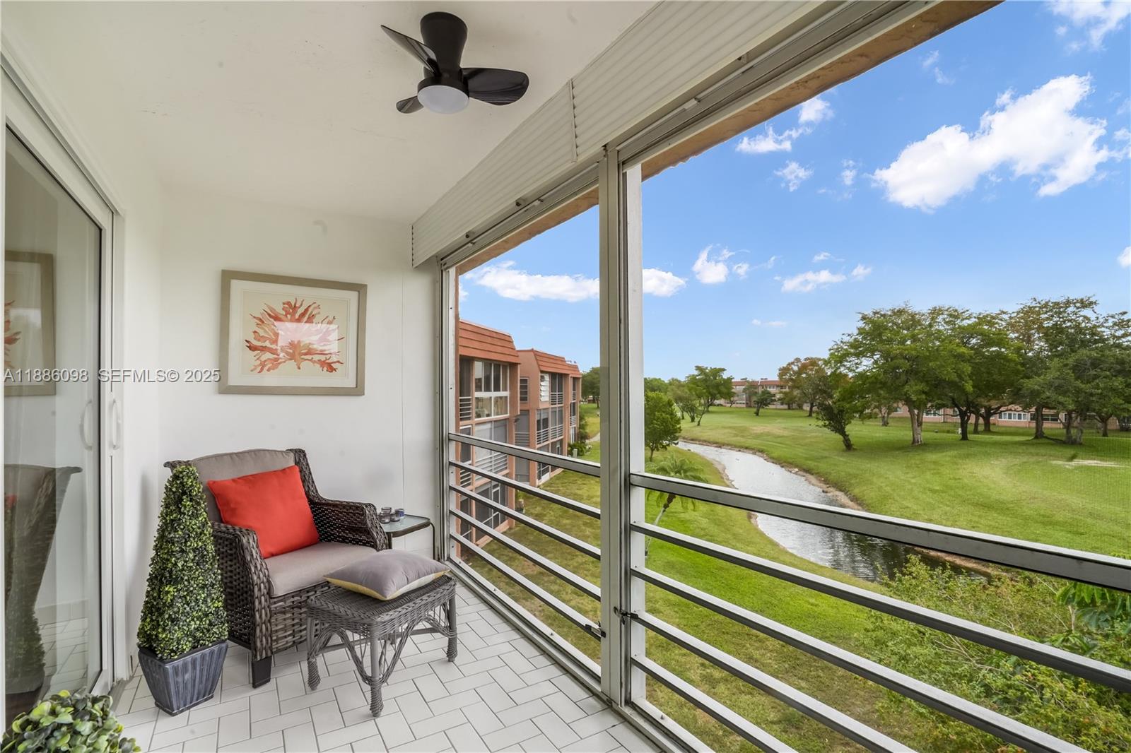 9841 Sunrise Lakes Boulevard Unit: 307