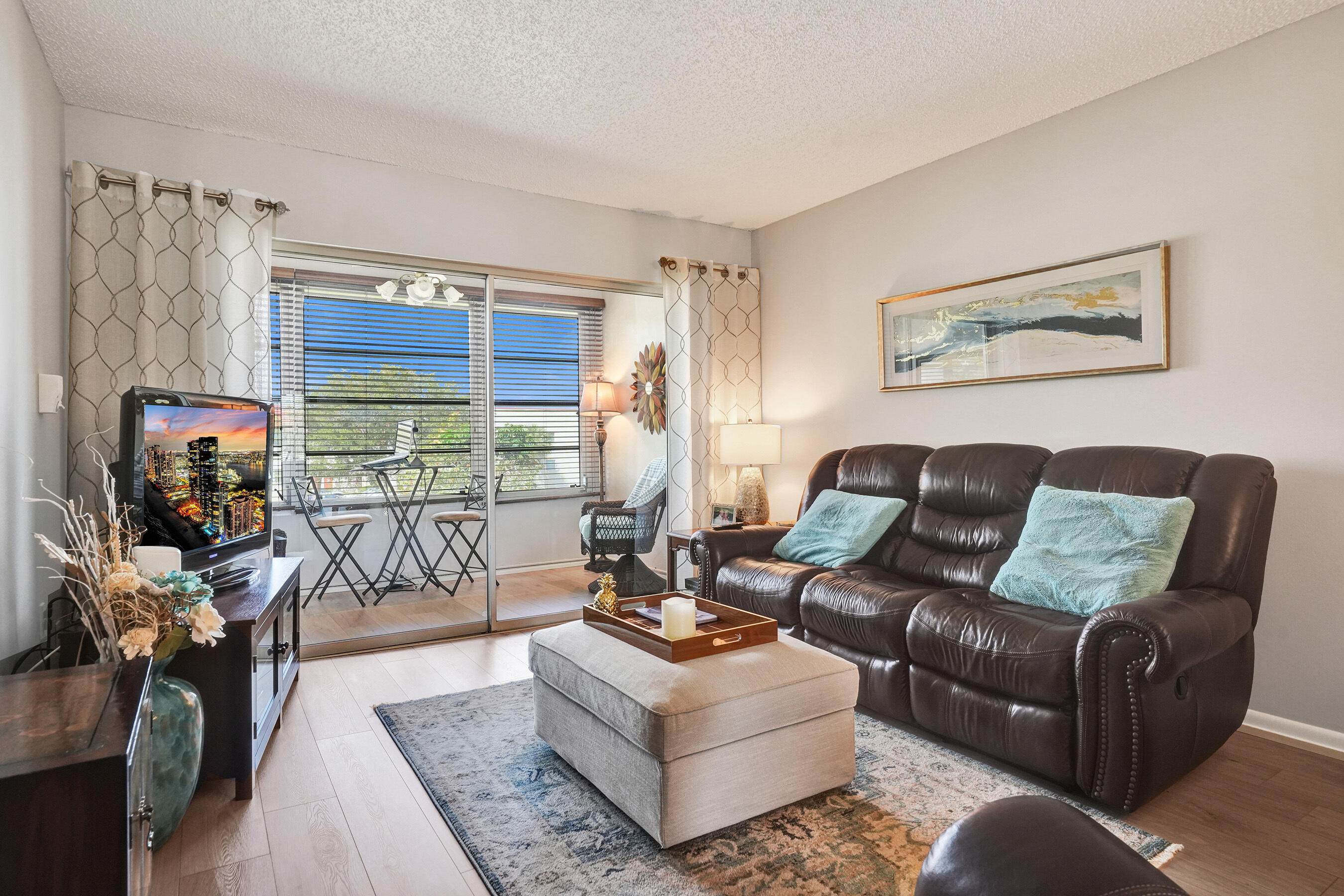 2901 E Sunrise Lakes Drive E Unit: 305