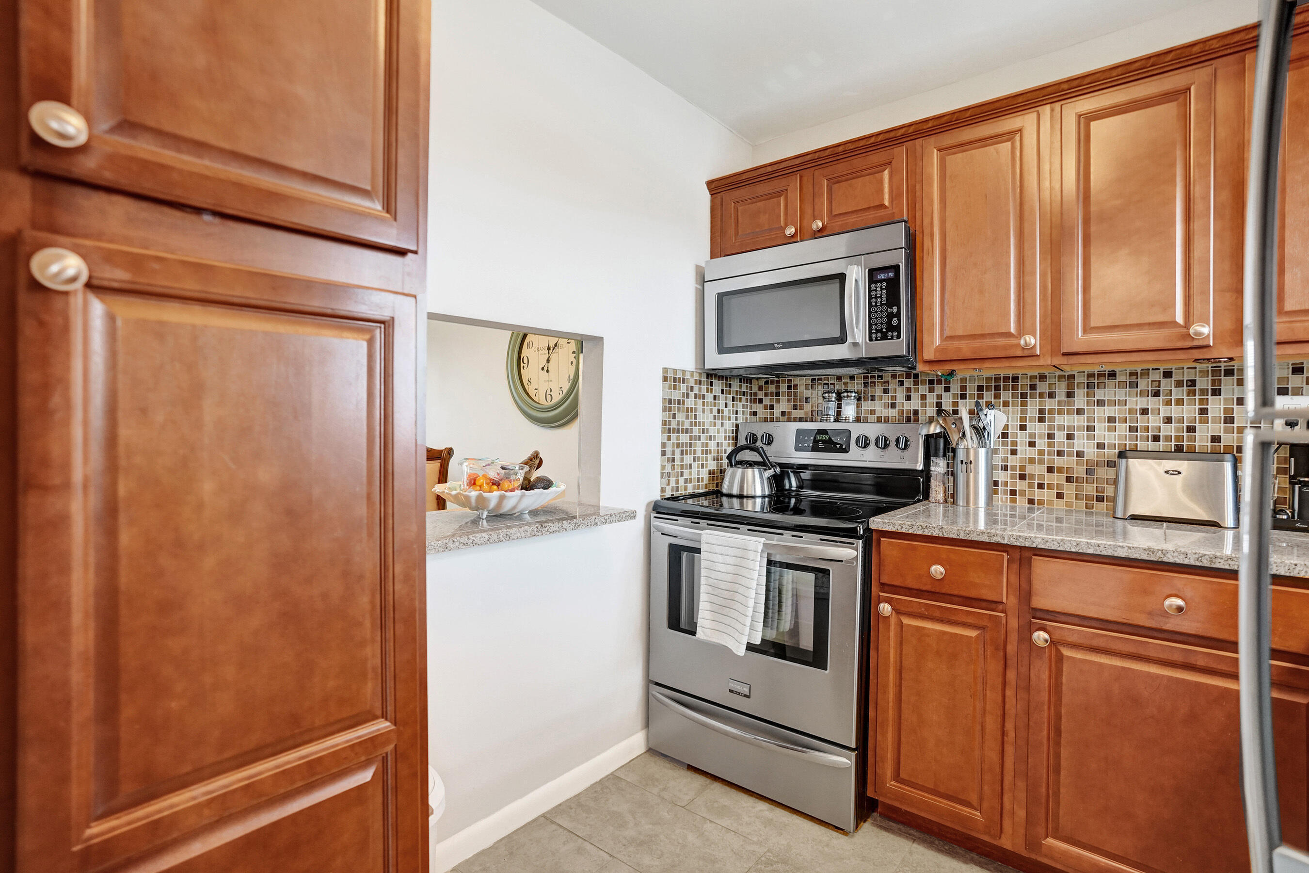 2901 E Sunrise Lakes Drive E Unit: 305