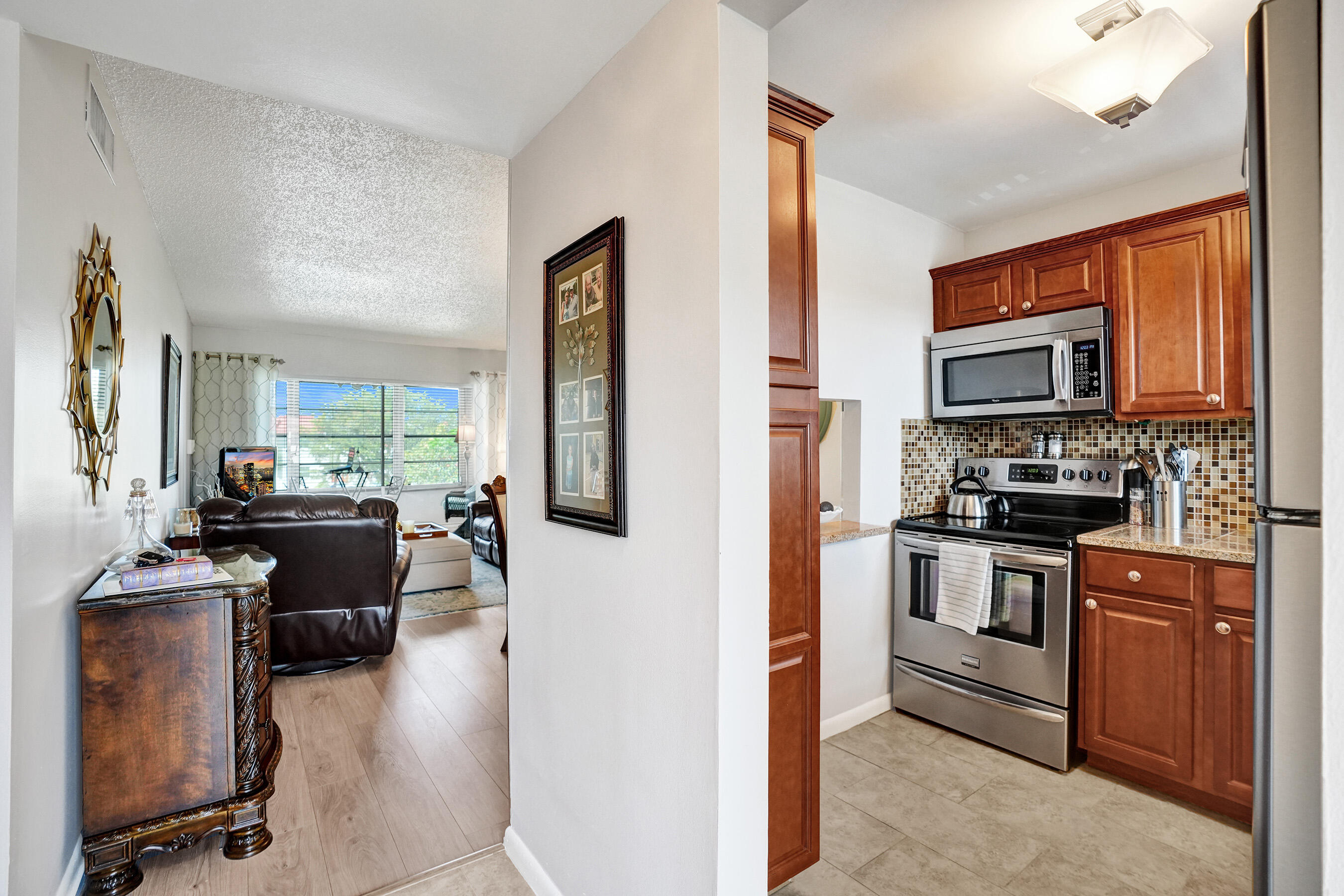 2901 E Sunrise Lakes Drive E Unit: 305