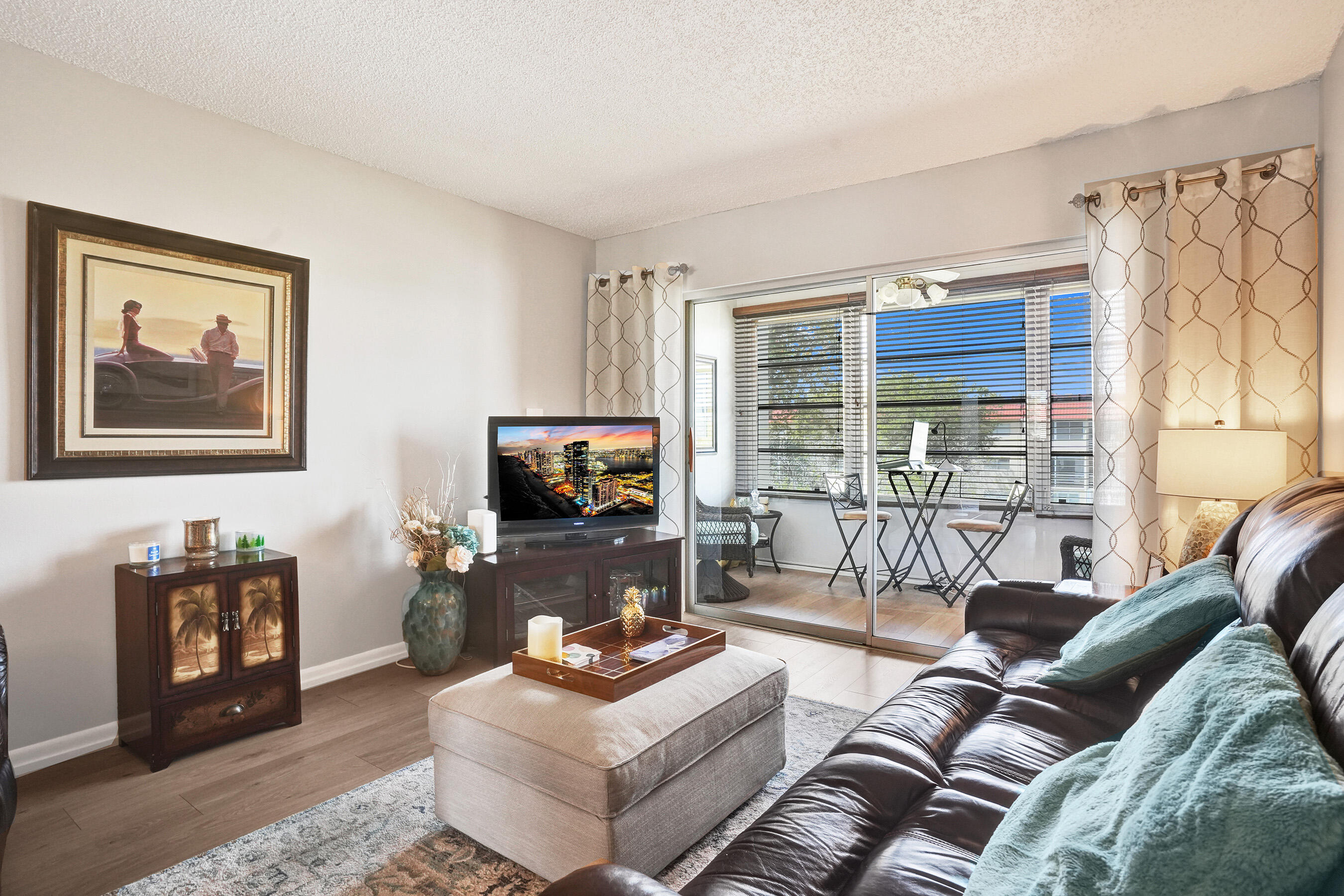 2901 E Sunrise Lakes Drive E Unit: 305
