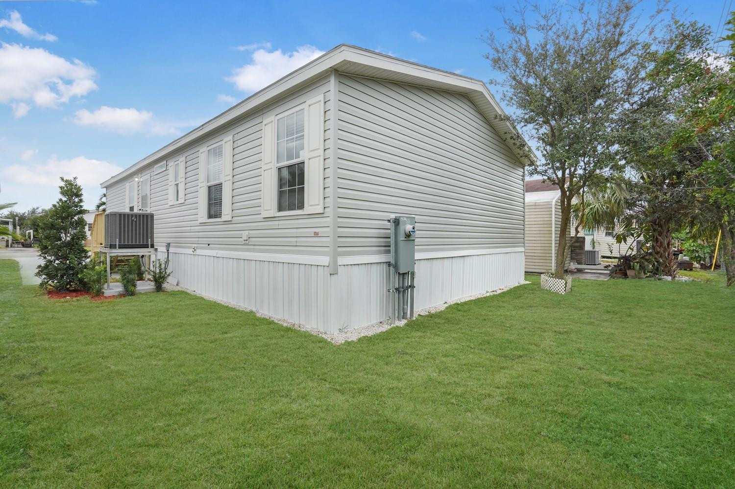 2671 SW 54th Street