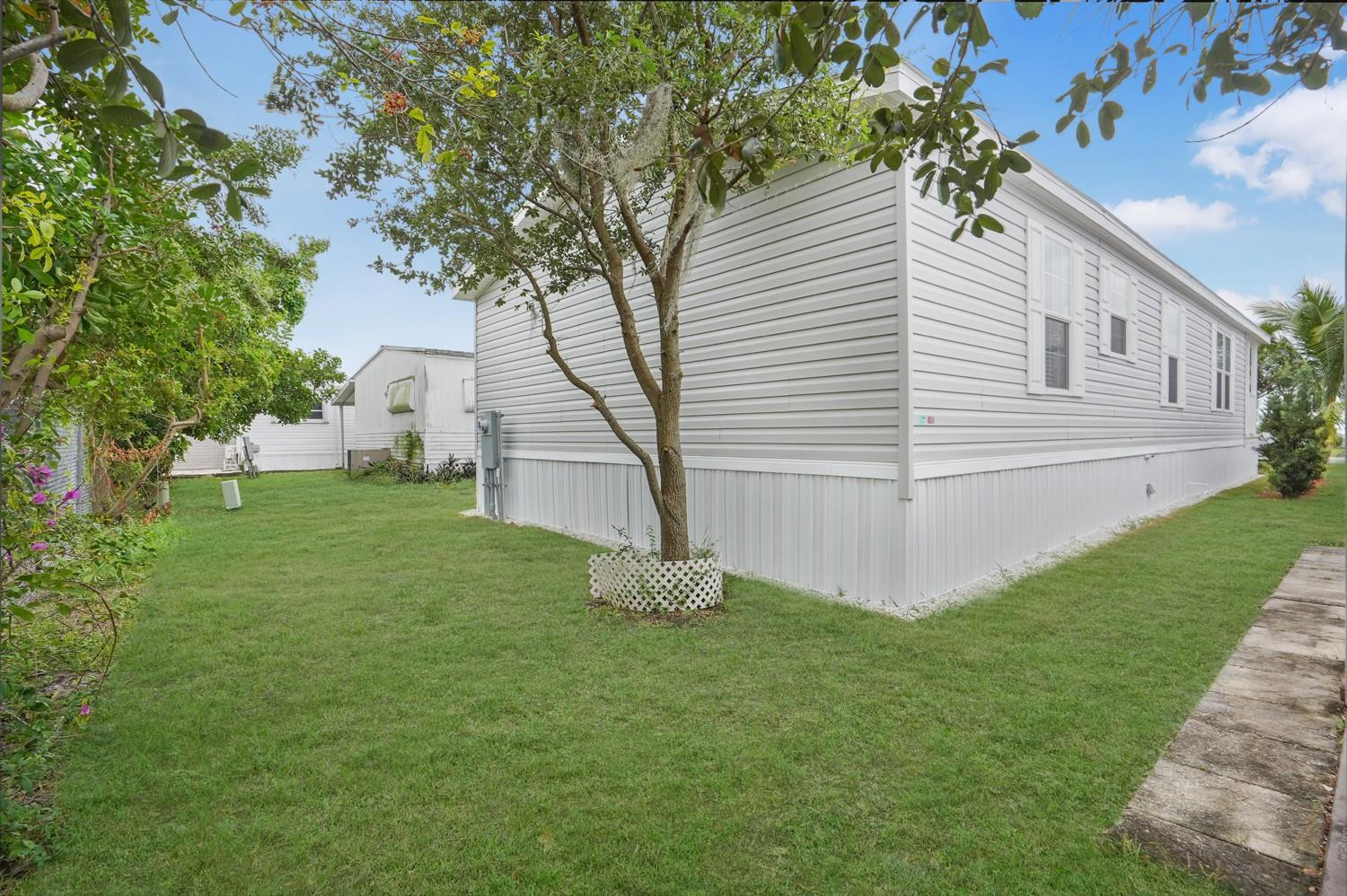 2671 SW 54th Street