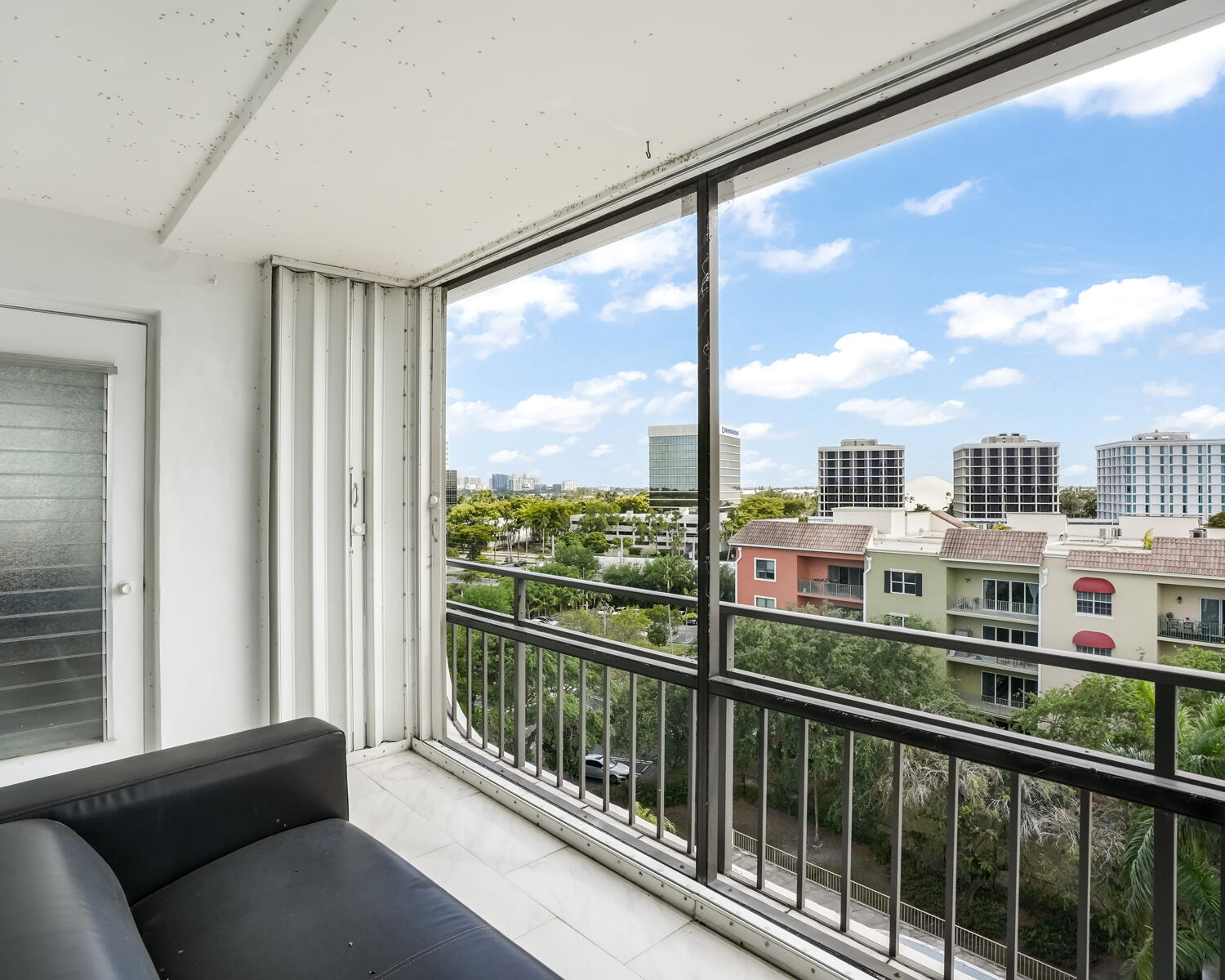 1500 Presidential Way 806