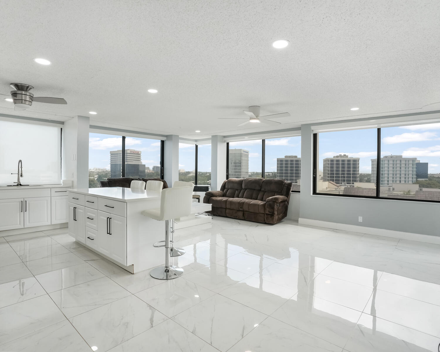 1500 Presidential Way 806