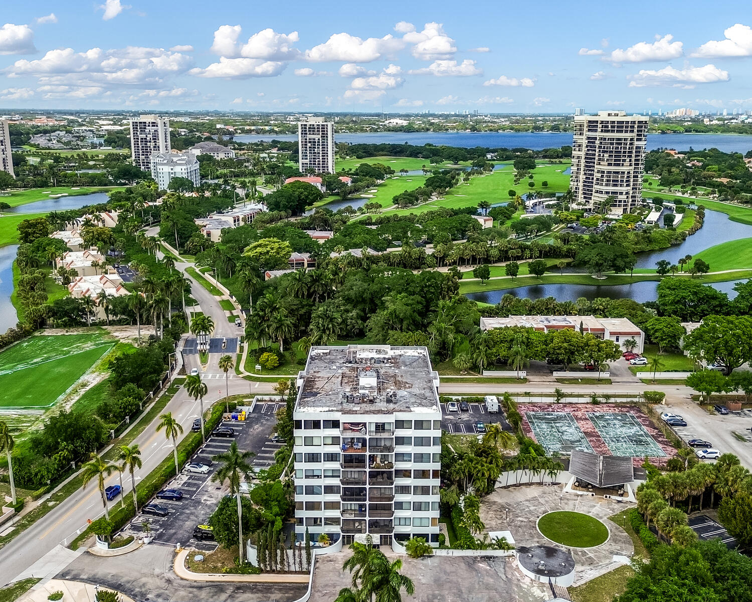 1500 Presidential Way 806