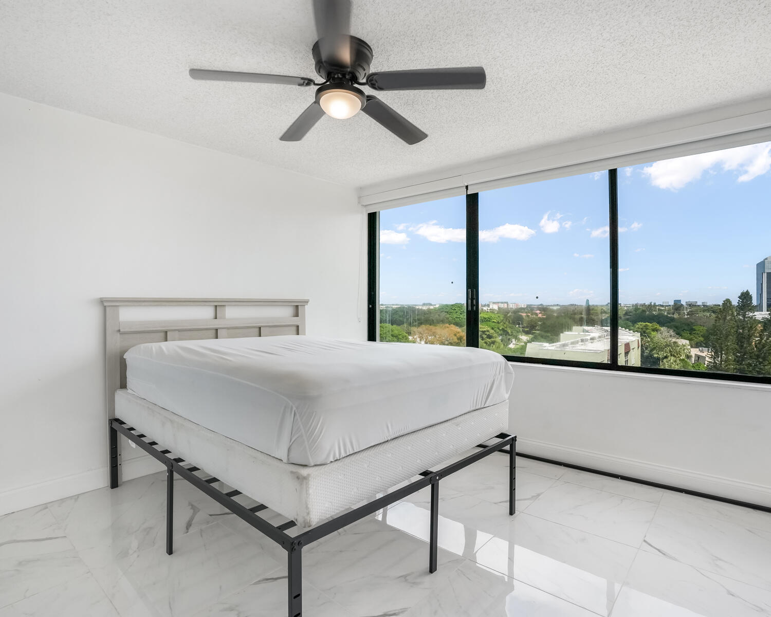 1500 Presidential Way 806