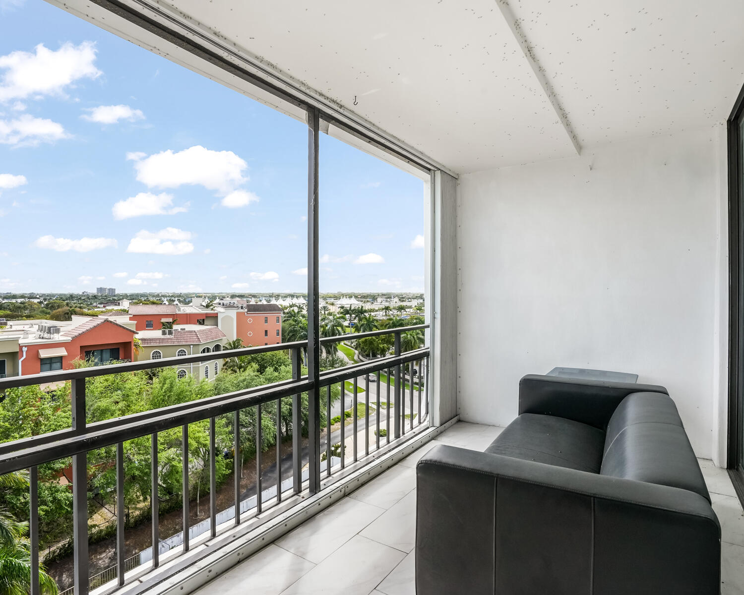 1500 Presidential Way 806