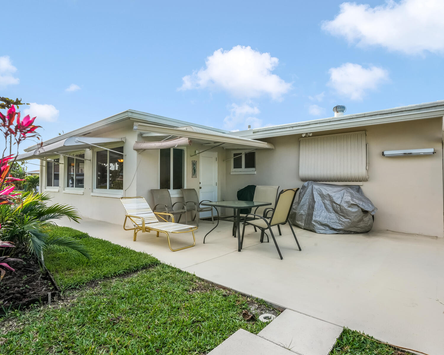 4712 Mainland Drive