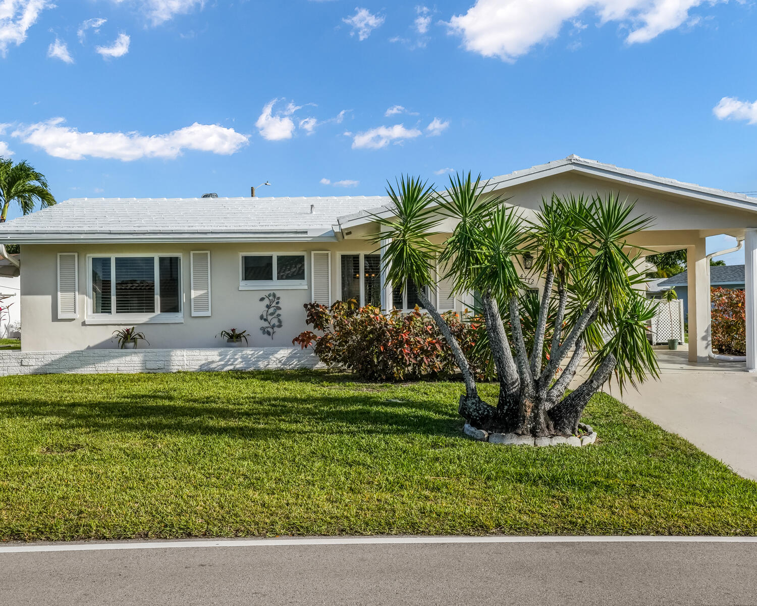 4712 Mainland Drive