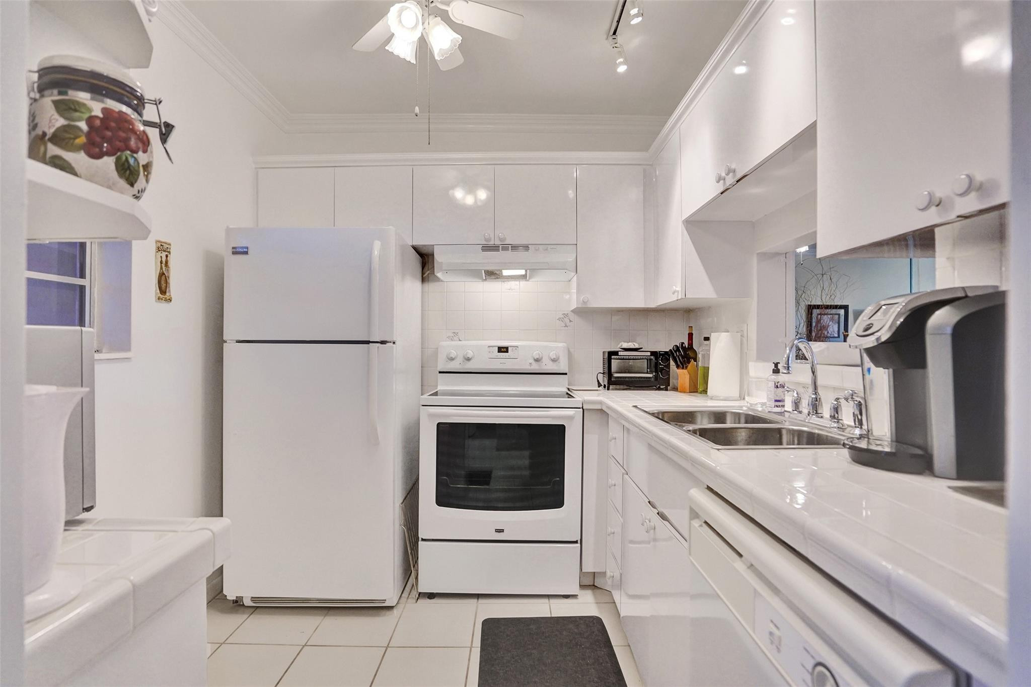 4706 NW 36th Street 409