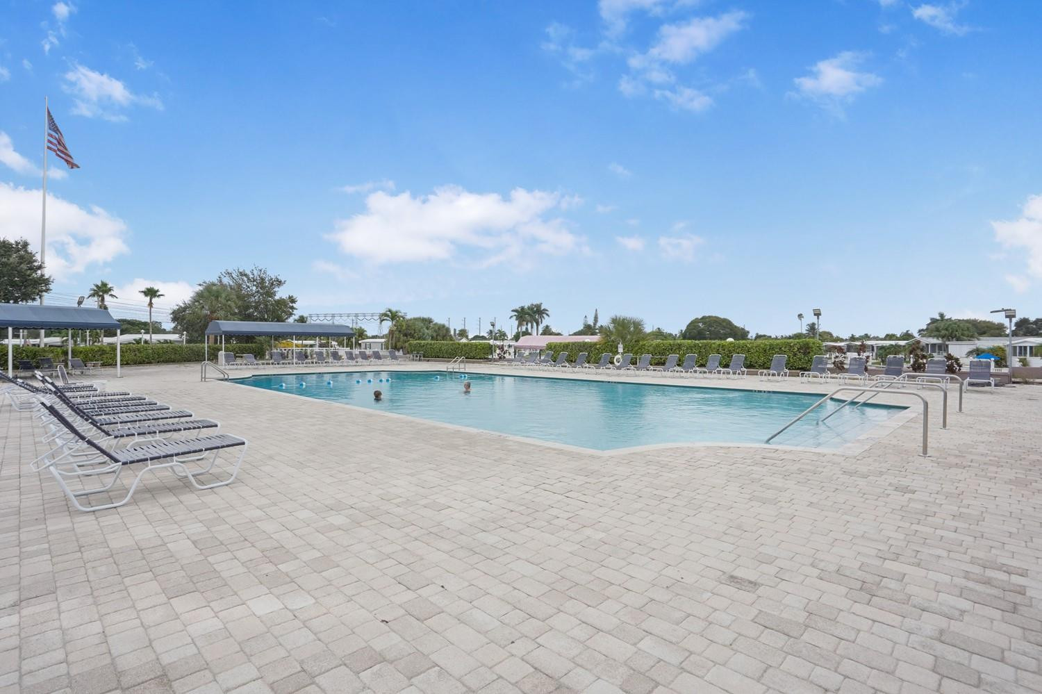 3055 Lakeshore Drive