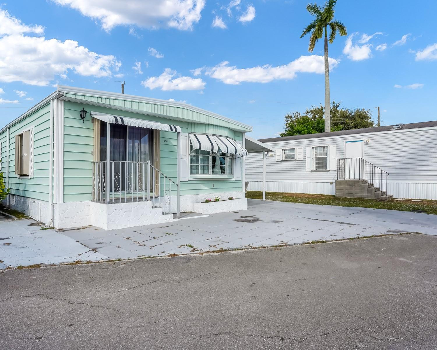 8517 SW 16th Place