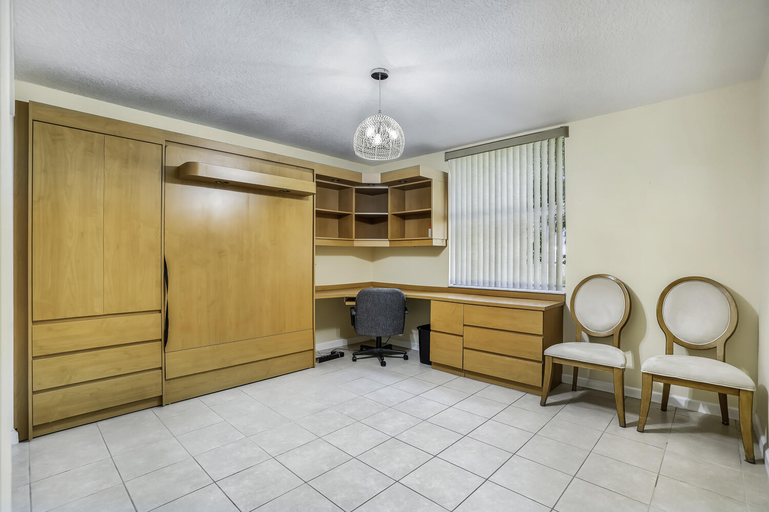 609 E SHERIDAN Street 208