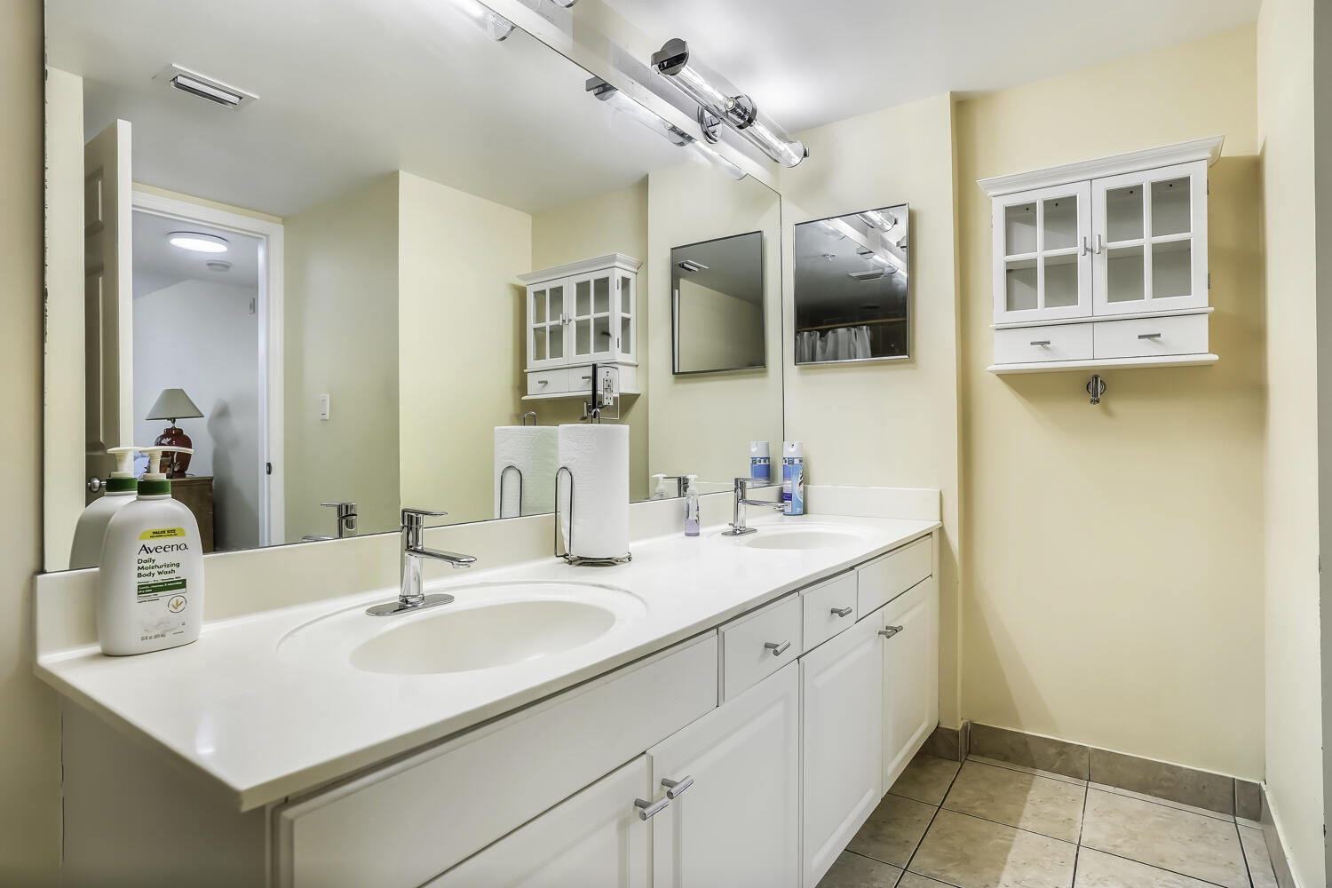 609 E SHERIDAN Street 208