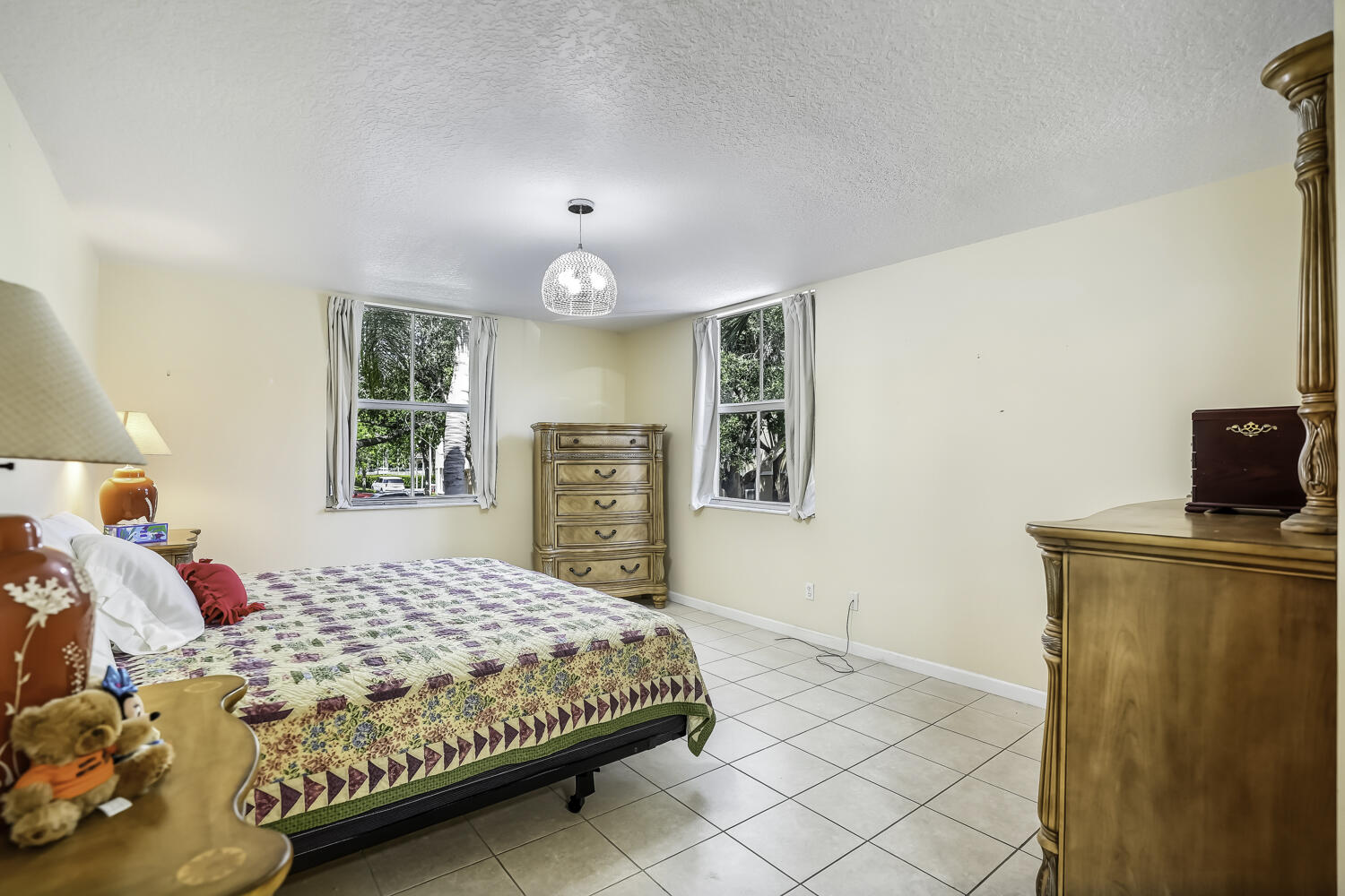 609 E SHERIDAN Street 208