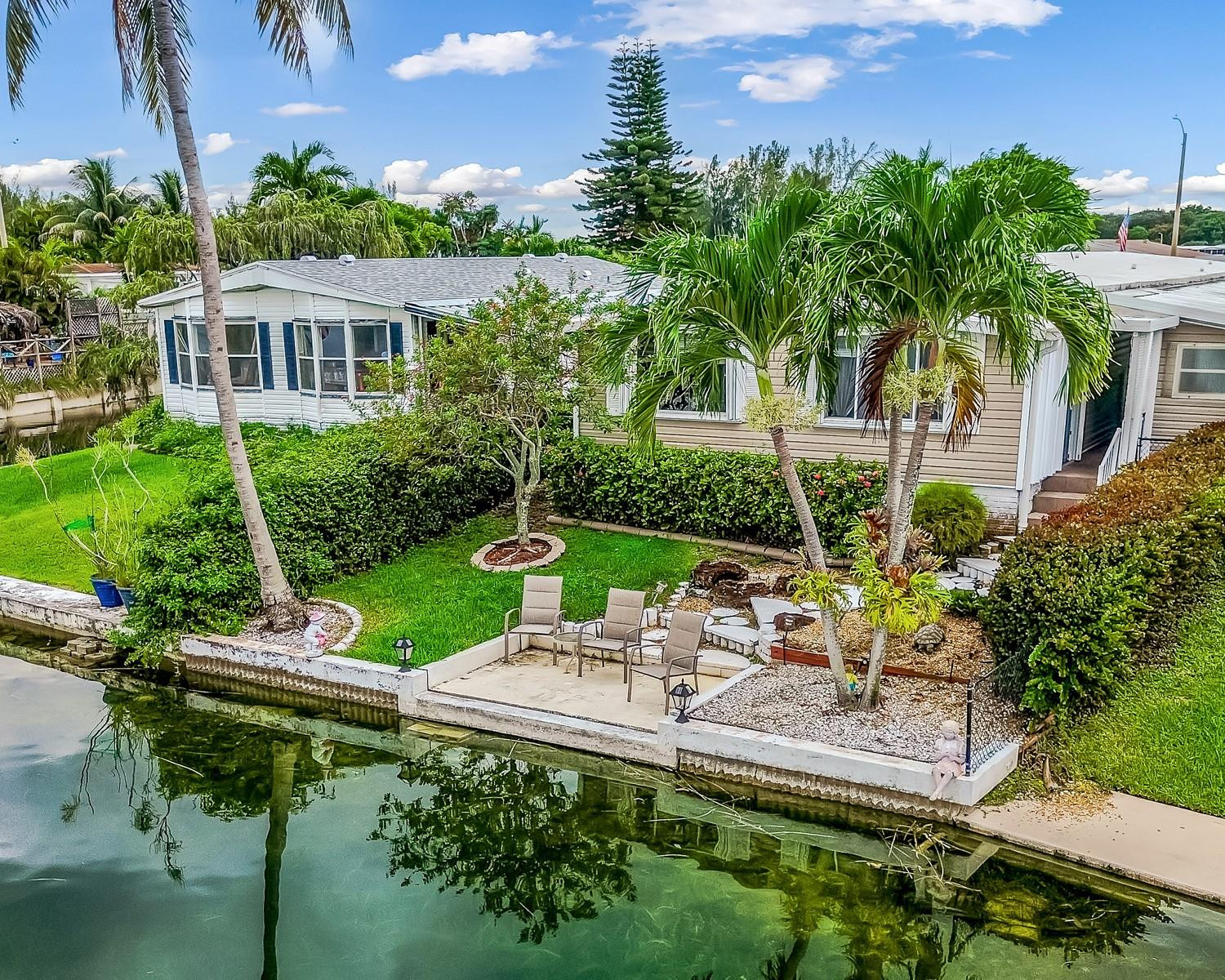 3055 Lakeshore Drive