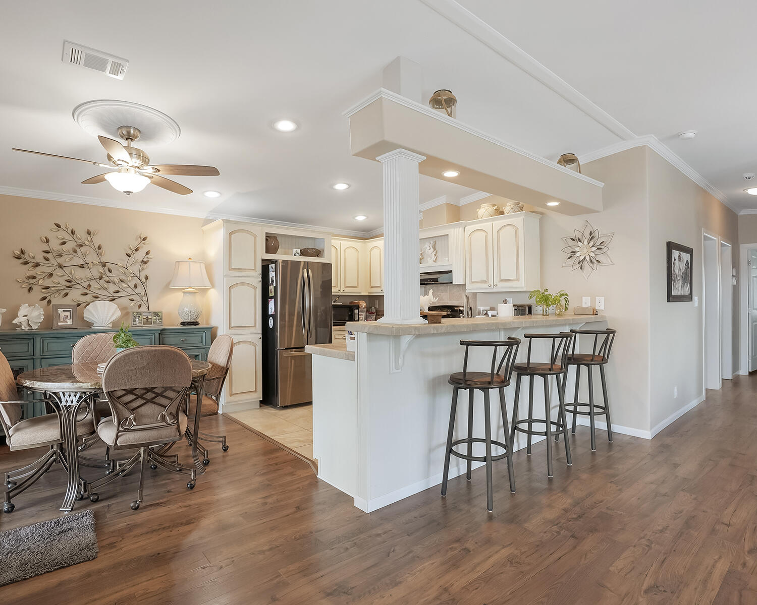 5420 Lagoon Drive