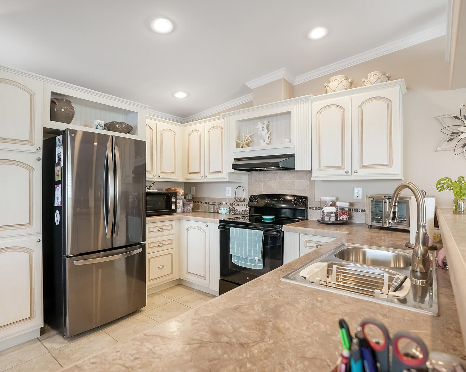5420 Lagoon Drive