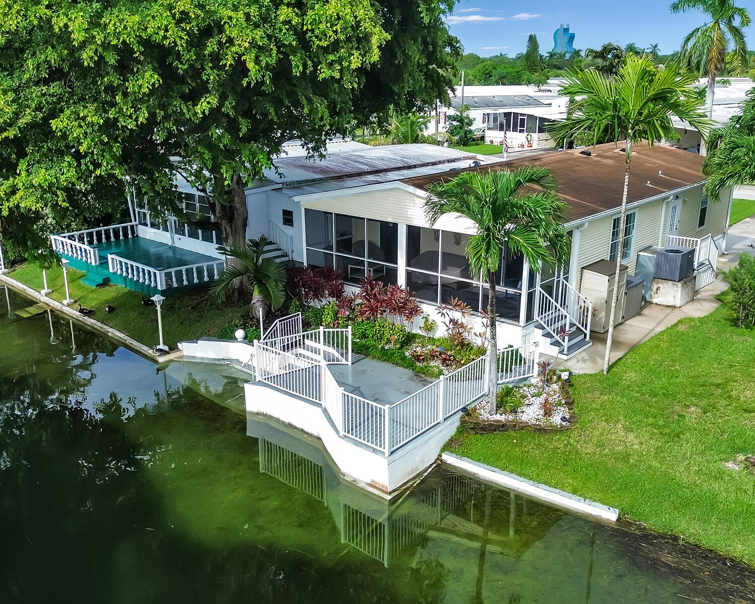 5420 Lagoon Drive