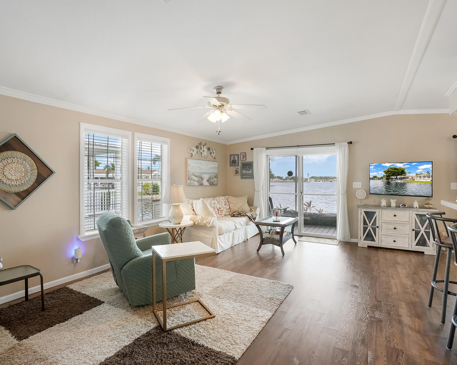 5420 Lagoon Drive