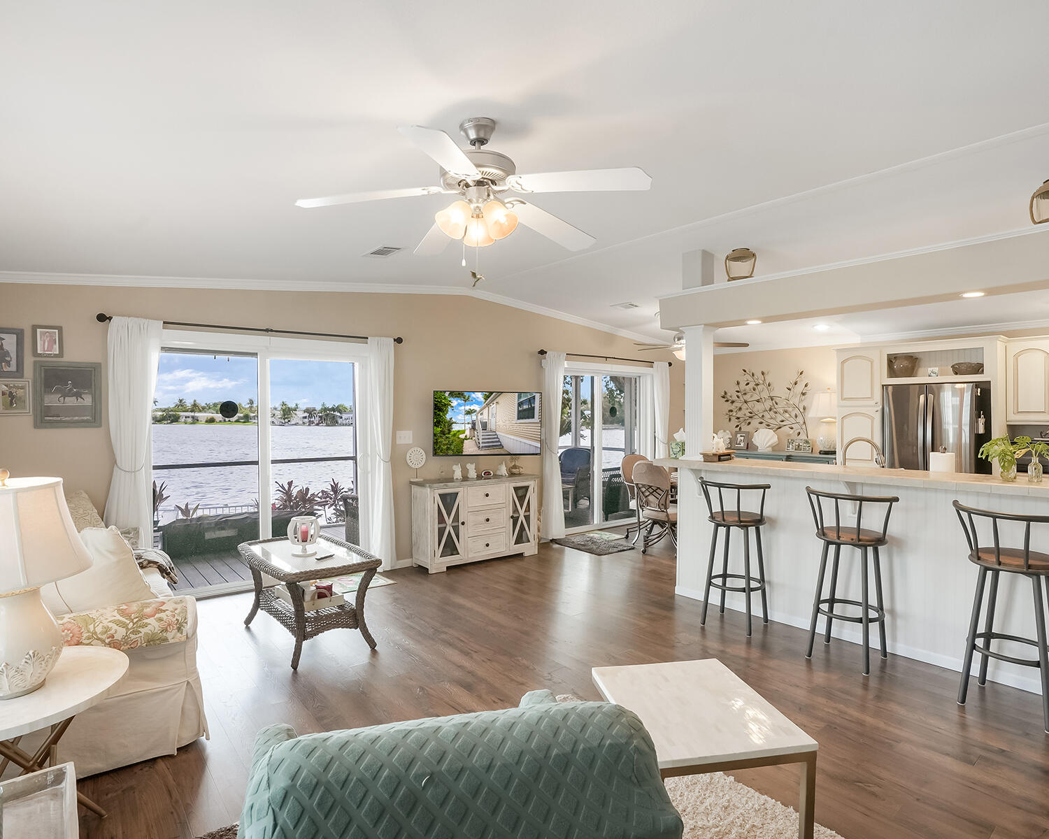 5420 Lagoon Drive
