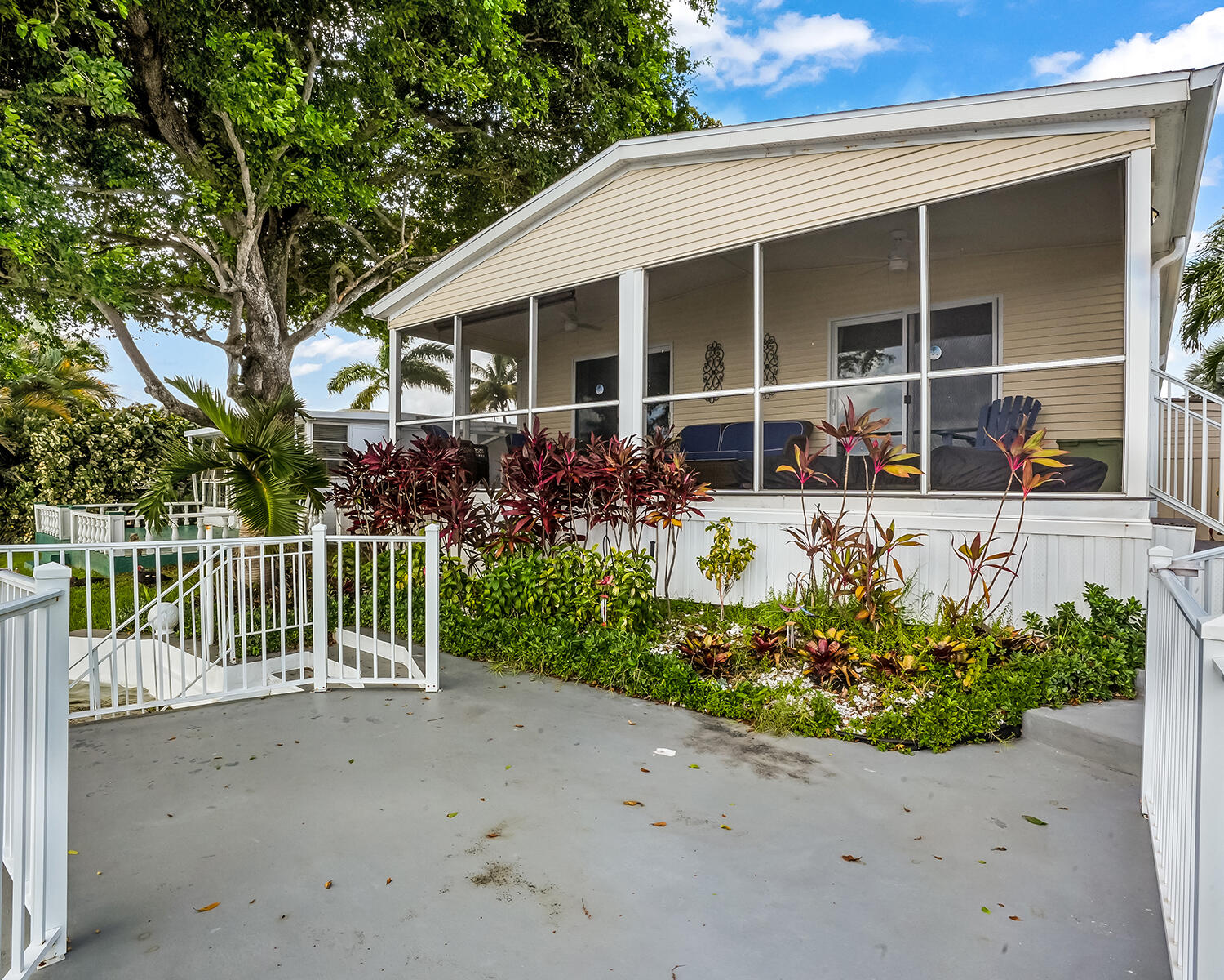 5420 Lagoon Drive