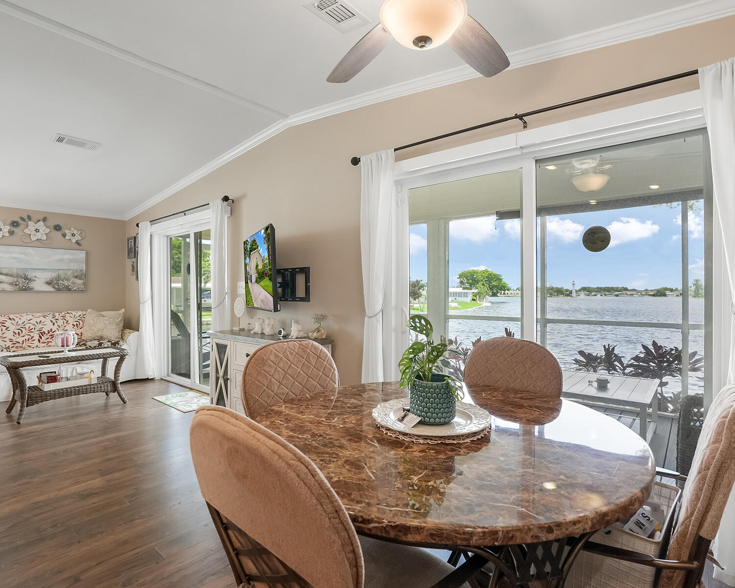 5420 Lagoon Drive
