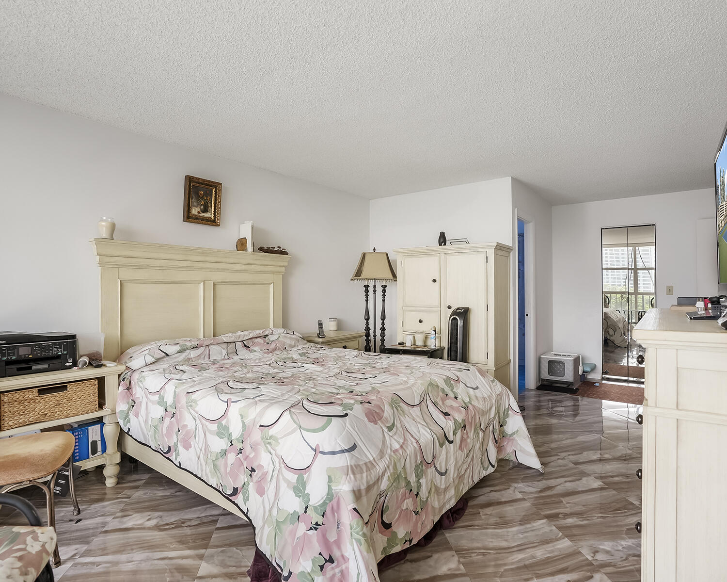 600 PARKVIEW Drive 703