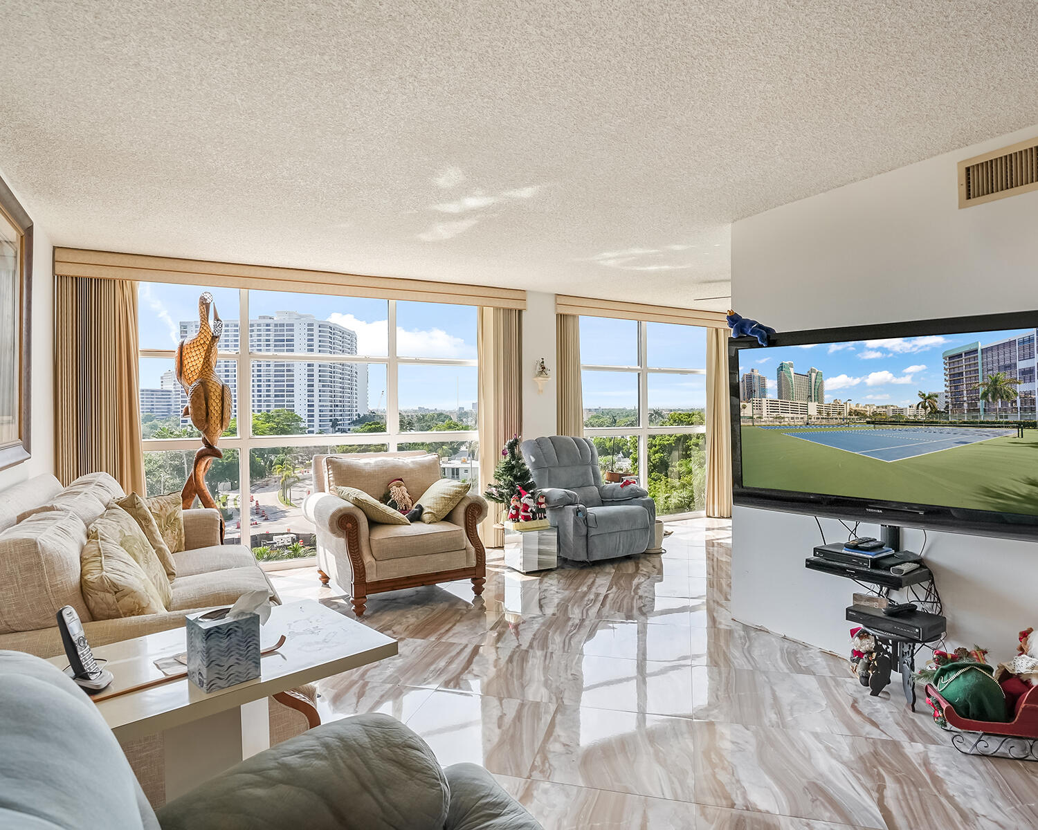 600 PARKVIEW Drive 703