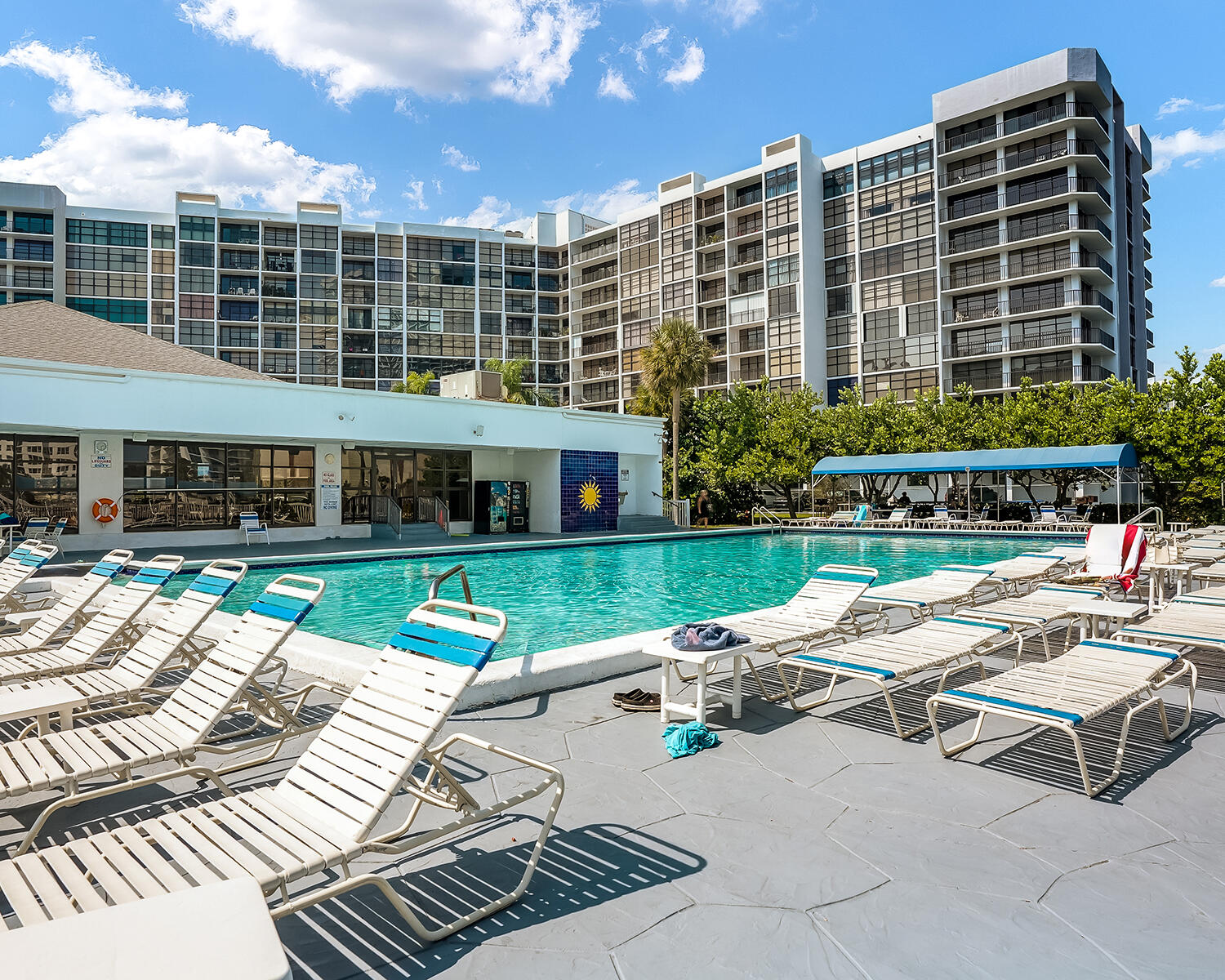 600 PARKVIEW Drive 703