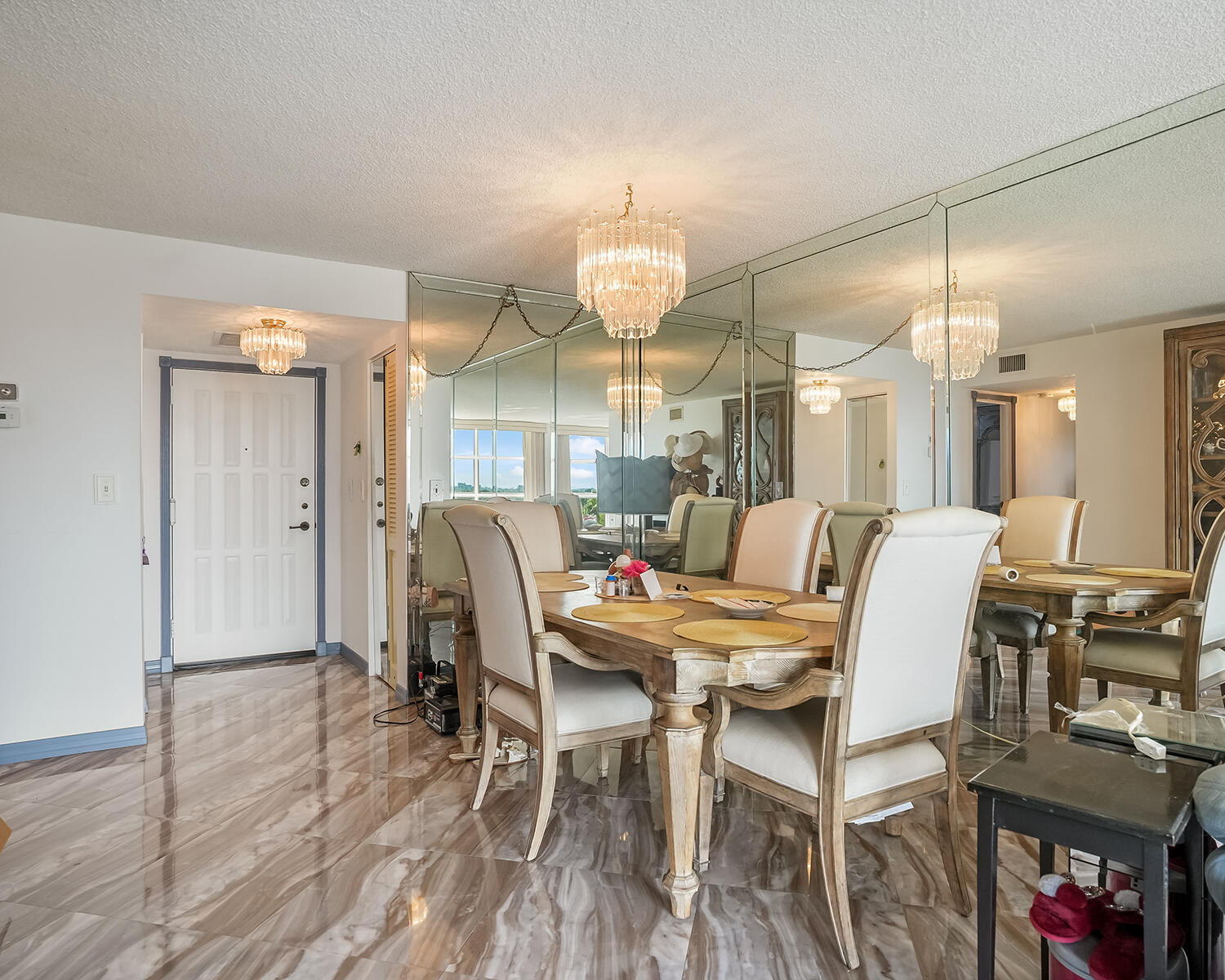 600 PARKVIEW Drive 703