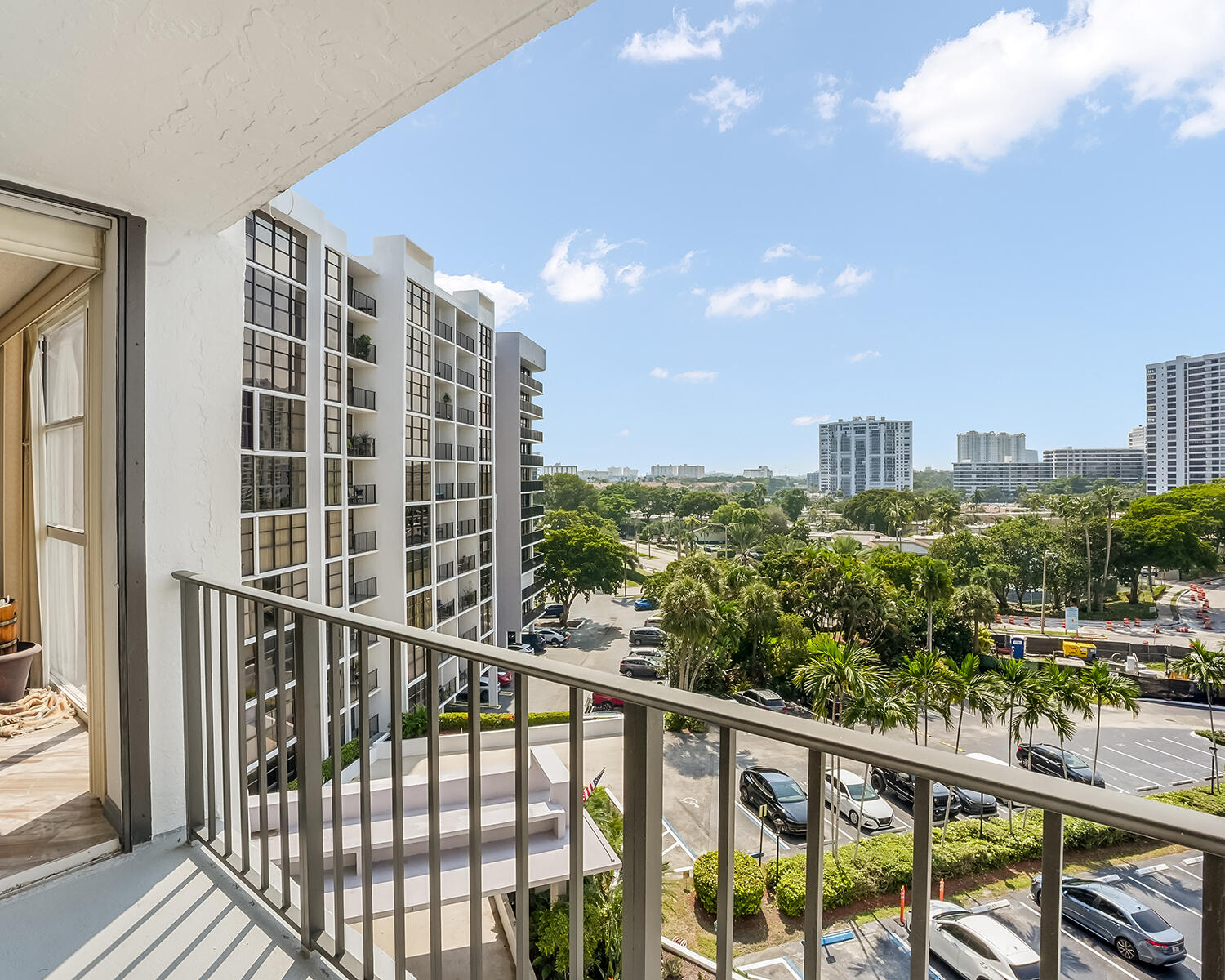 600 PARKVIEW Drive 703