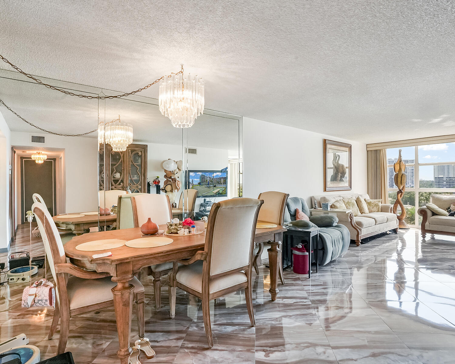600 PARKVIEW Drive 703