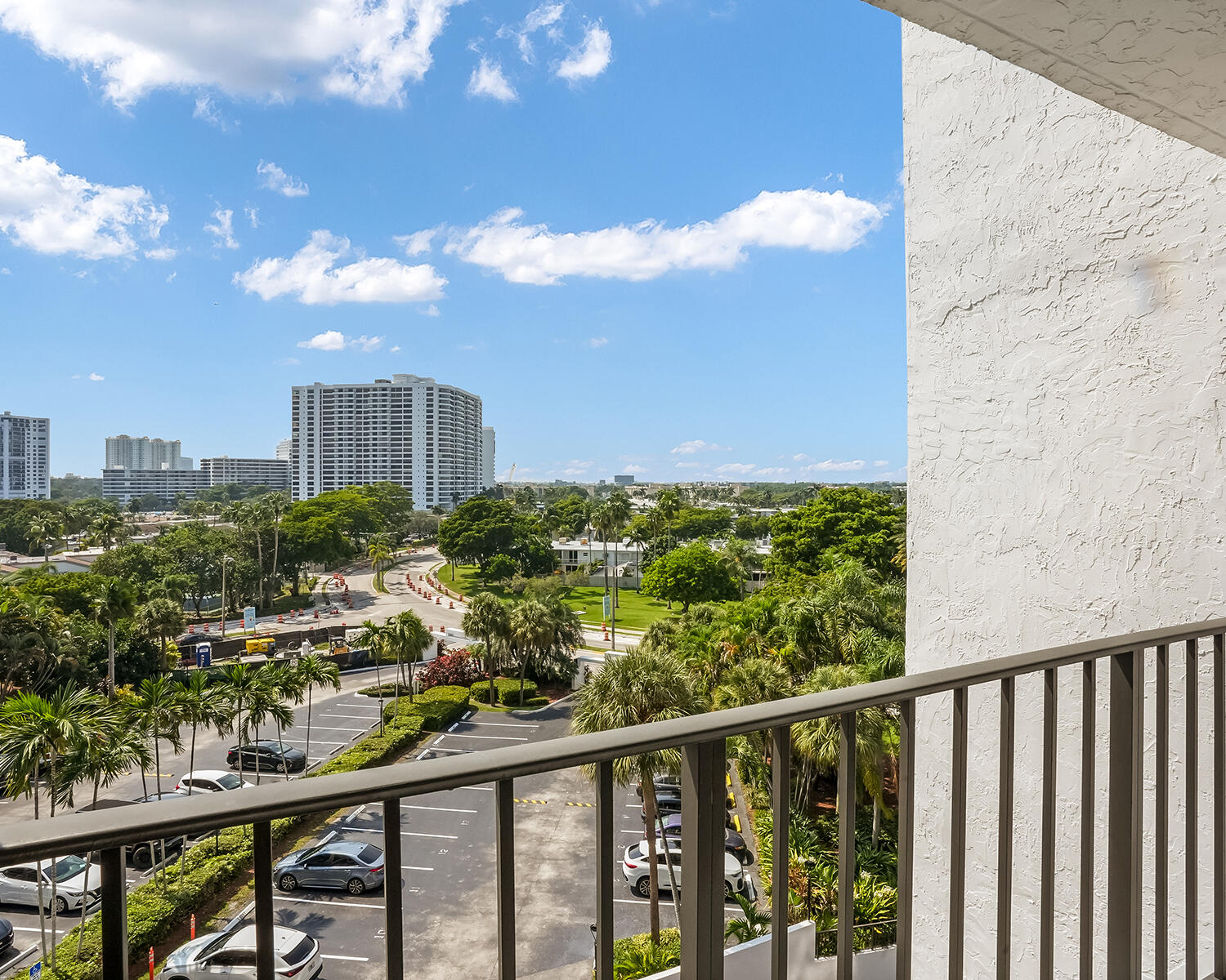 600 PARKVIEW Drive 703