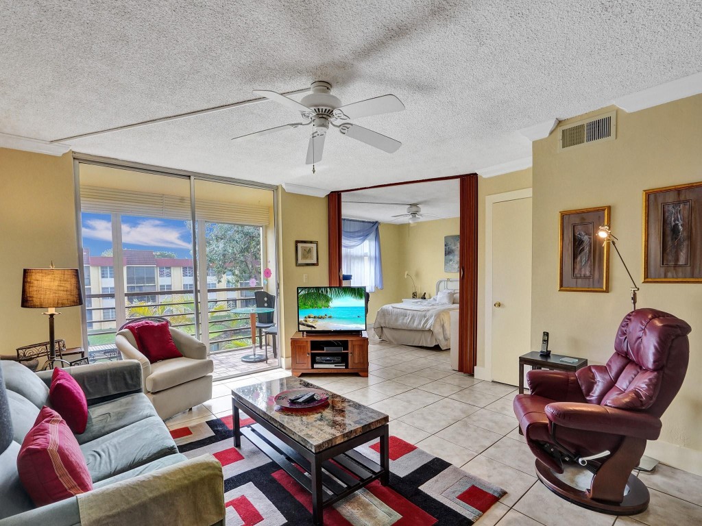 3195 Foxcroft Rd F304