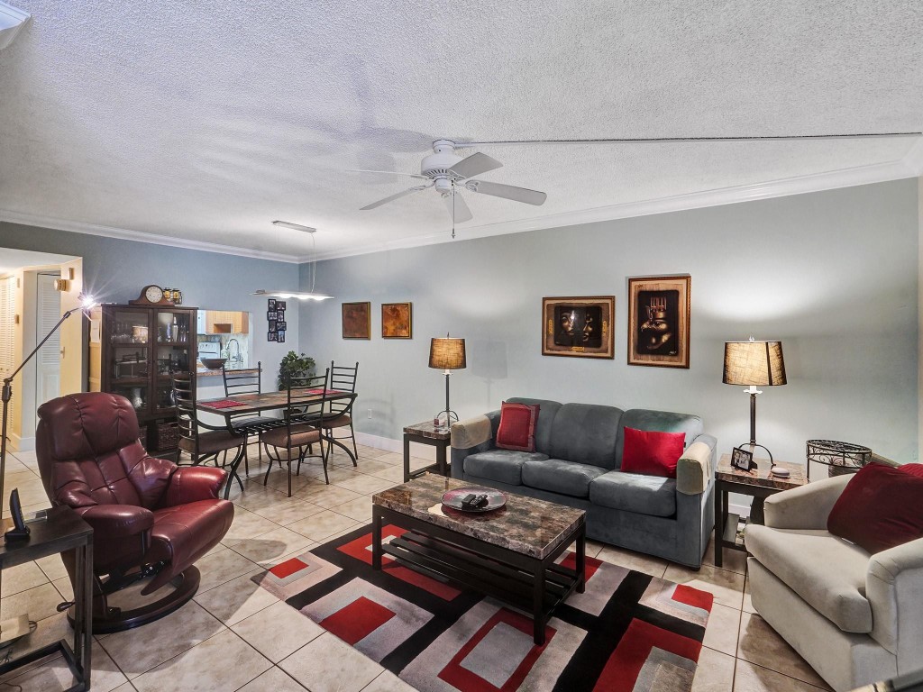 3195 Foxcroft Rd F304