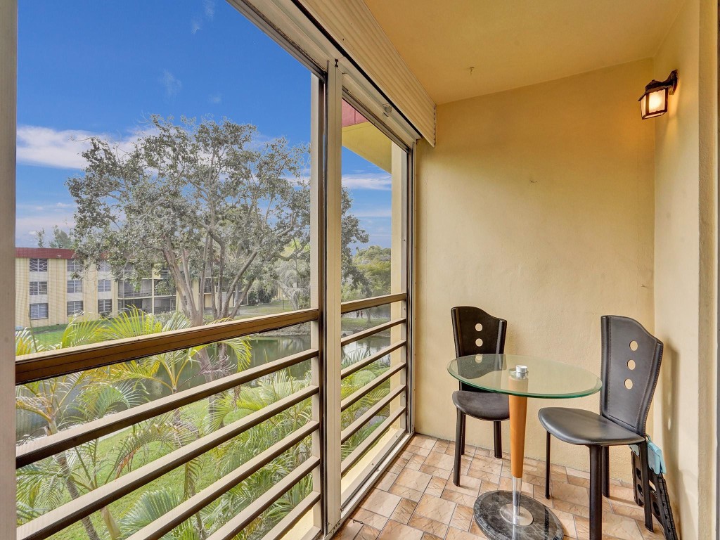 3195 Foxcroft Rd F304