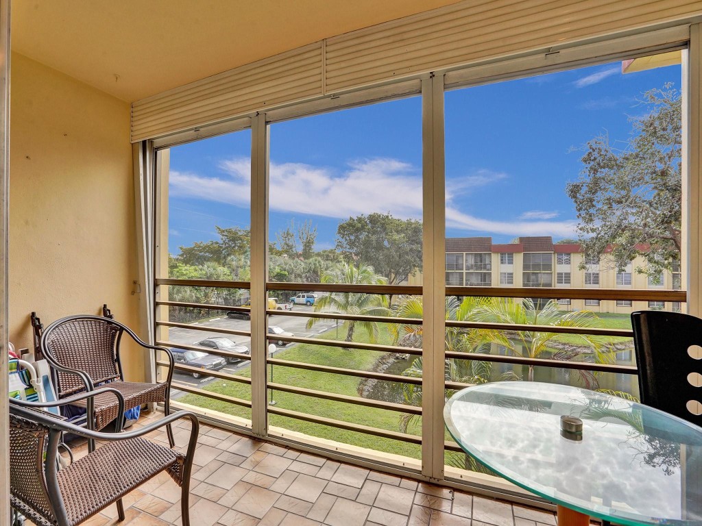 3195 Foxcroft Rd F304