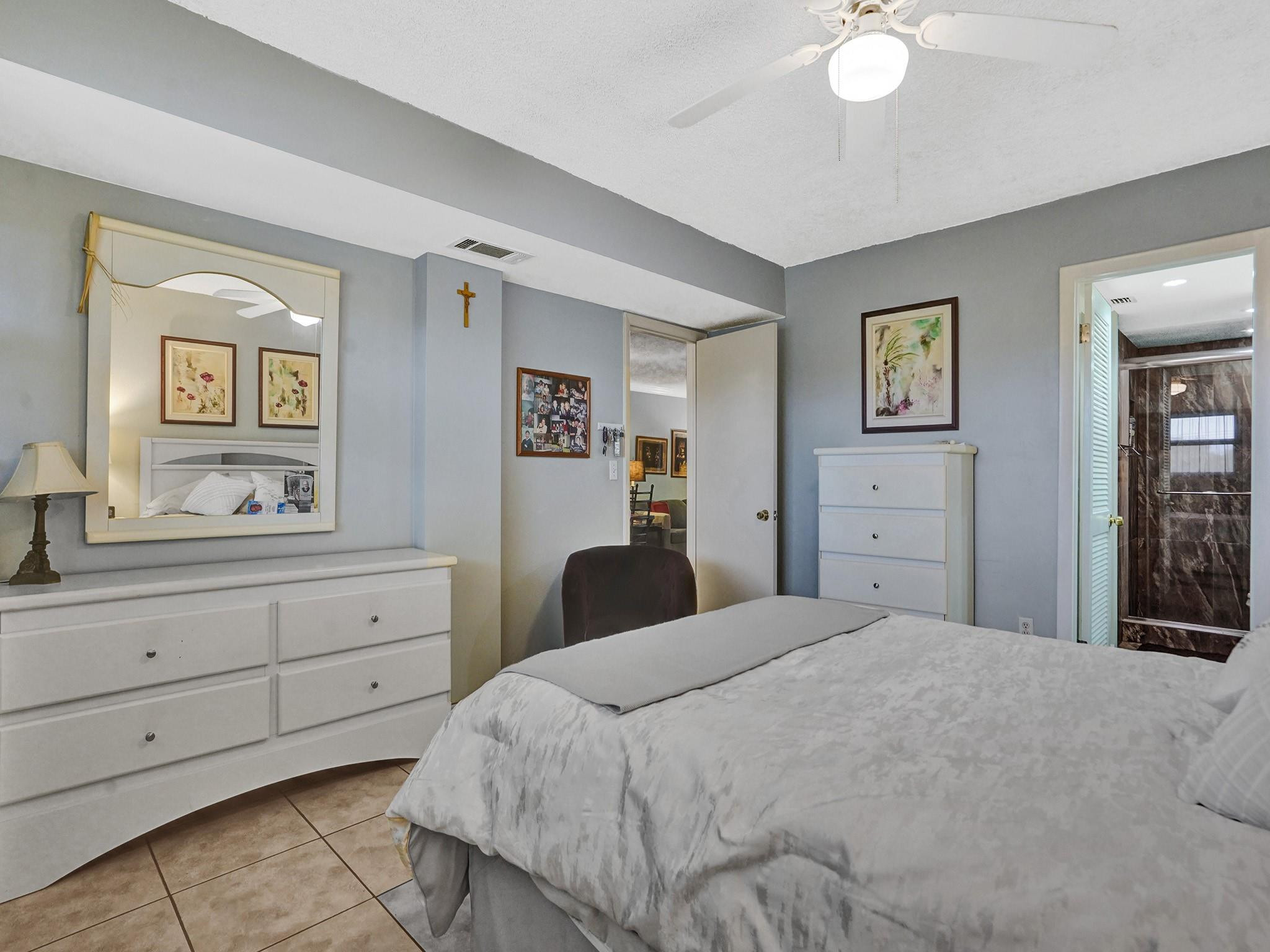3195 Foxcroft Rd F304