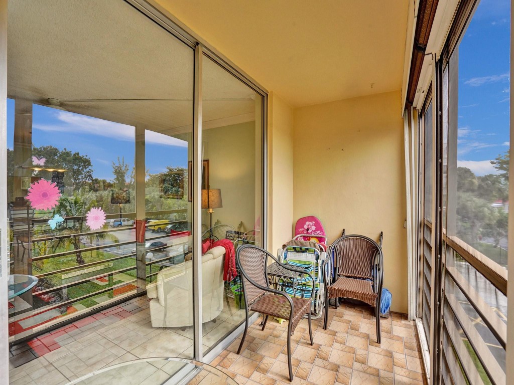 3195 Foxcroft Rd F304