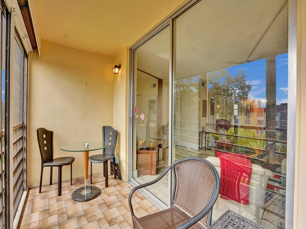 3195 Foxcroft Rd F304