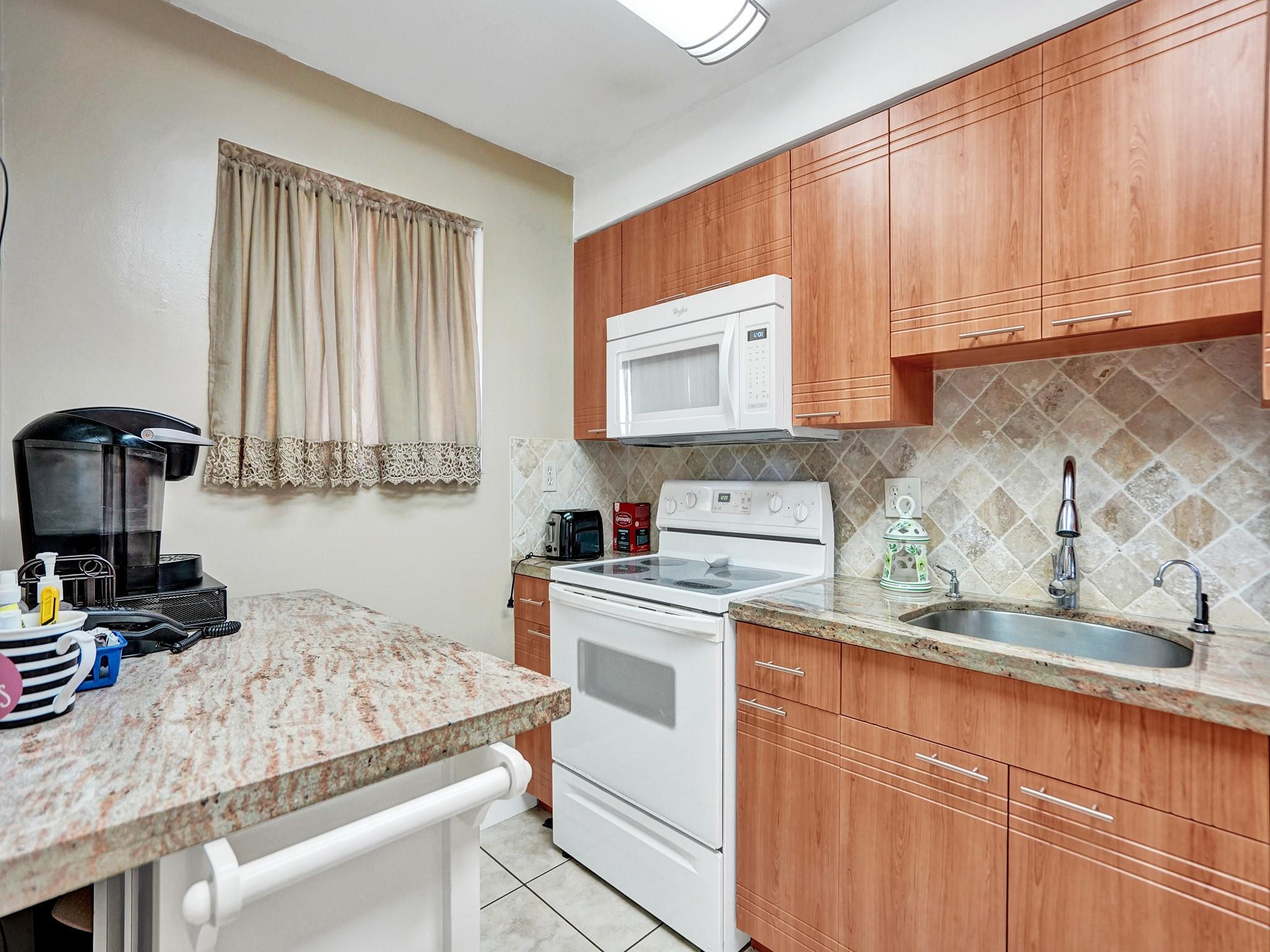 3195 Foxcroft Rd F304