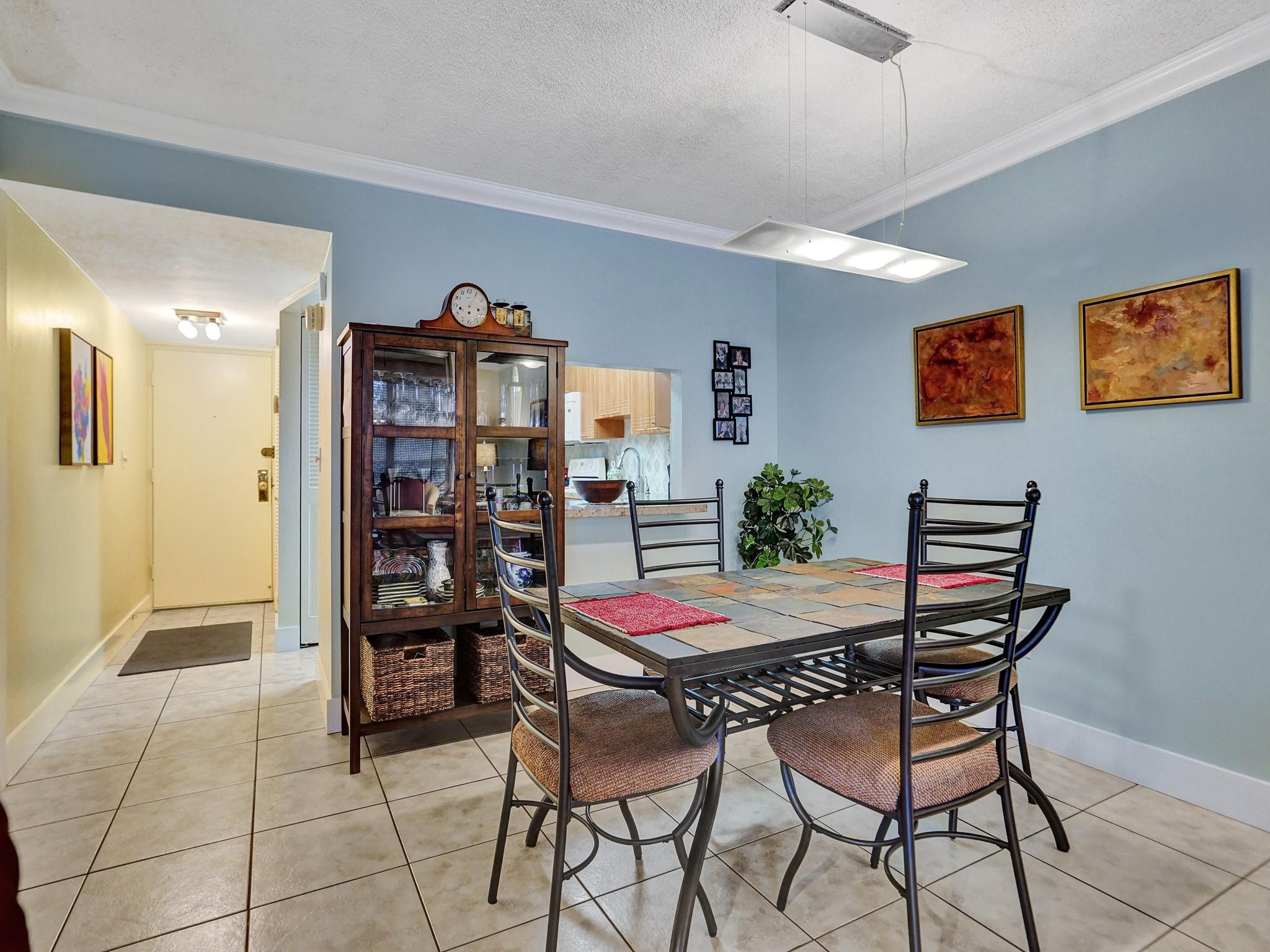 3195 Foxcroft Rd F304