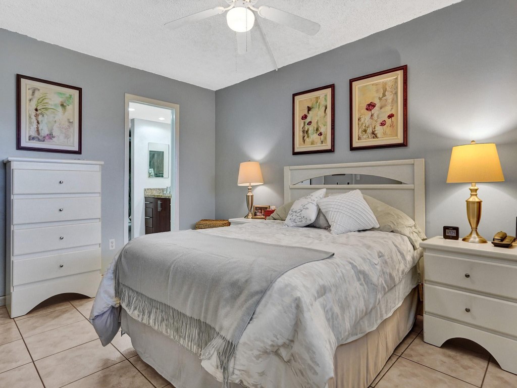 3195 Foxcroft Rd F304