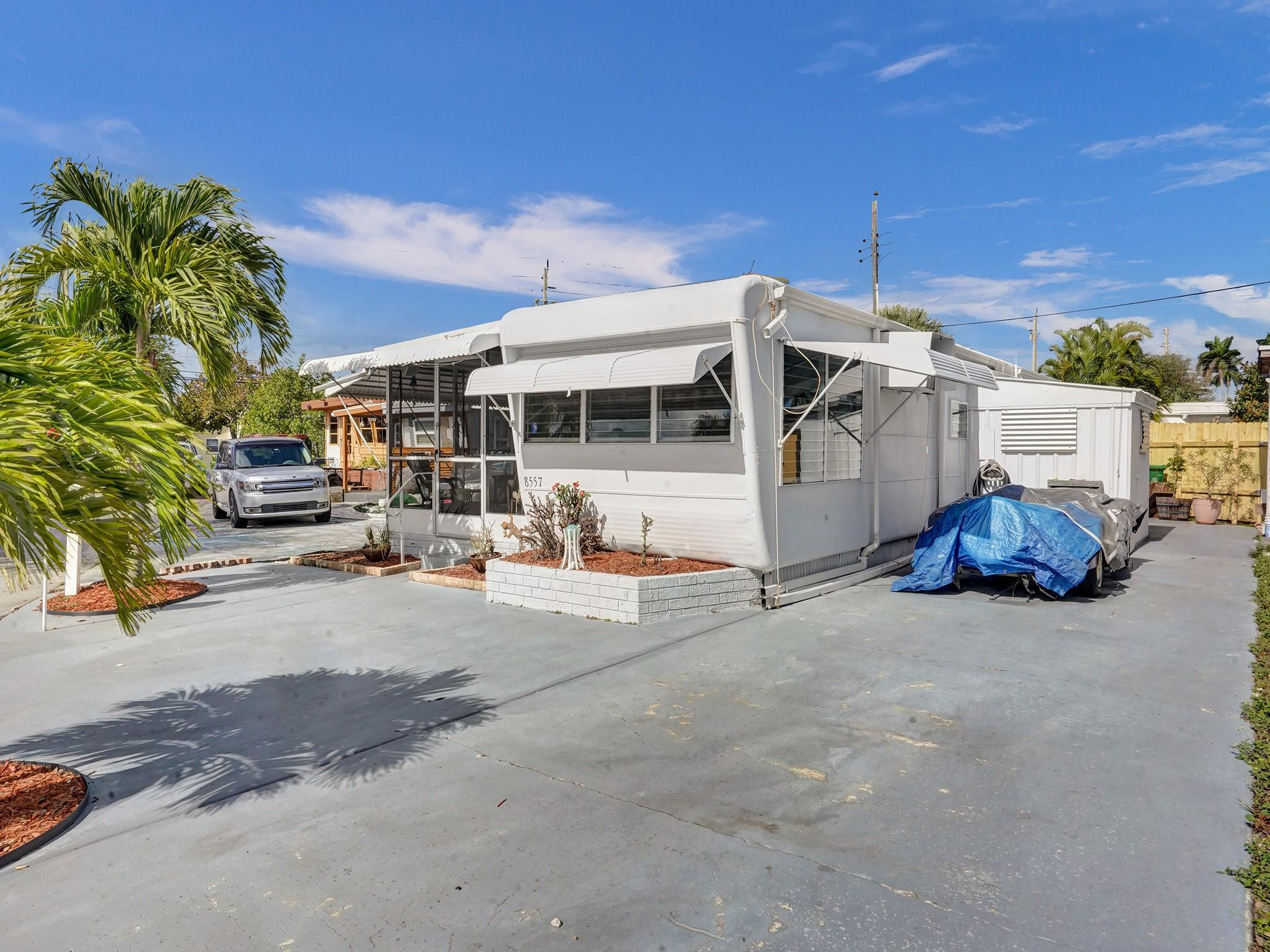 8557 SW 16th Ct
